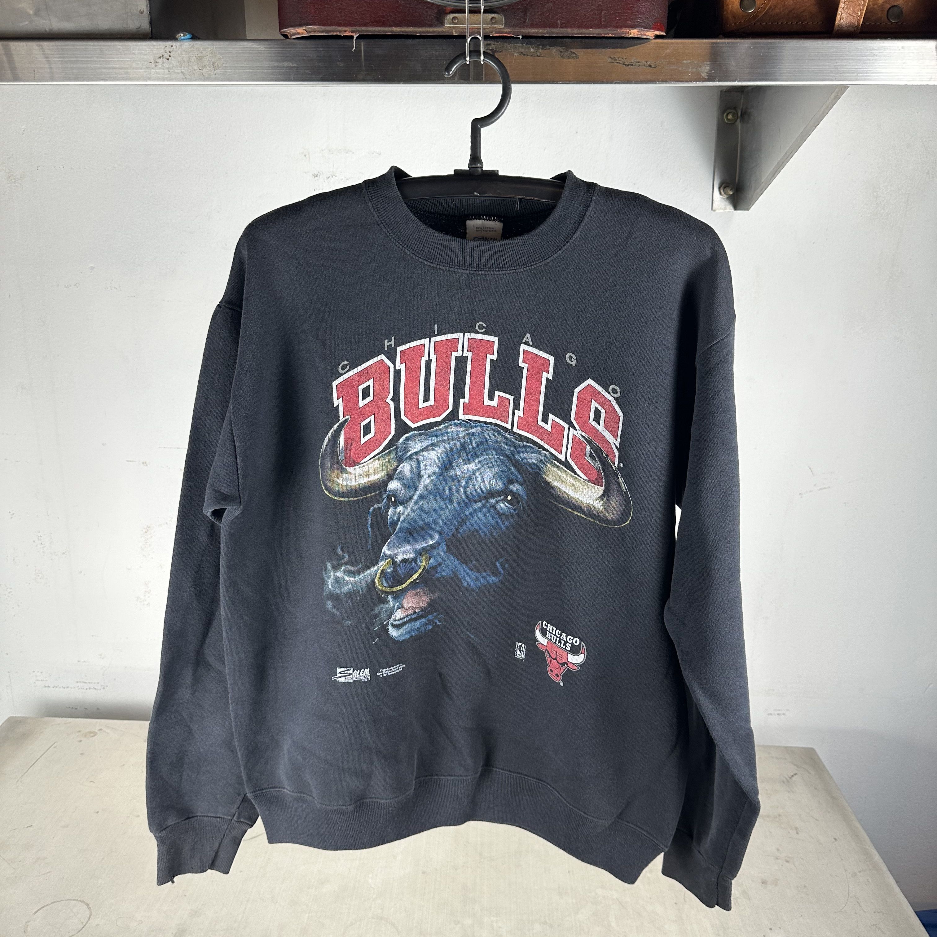 Vintage Vintage 90s Chicago Bulls NBA Mascot Salem Sweatshirt Size US L / EU 52-54 / 3 - 1 Thumbnail