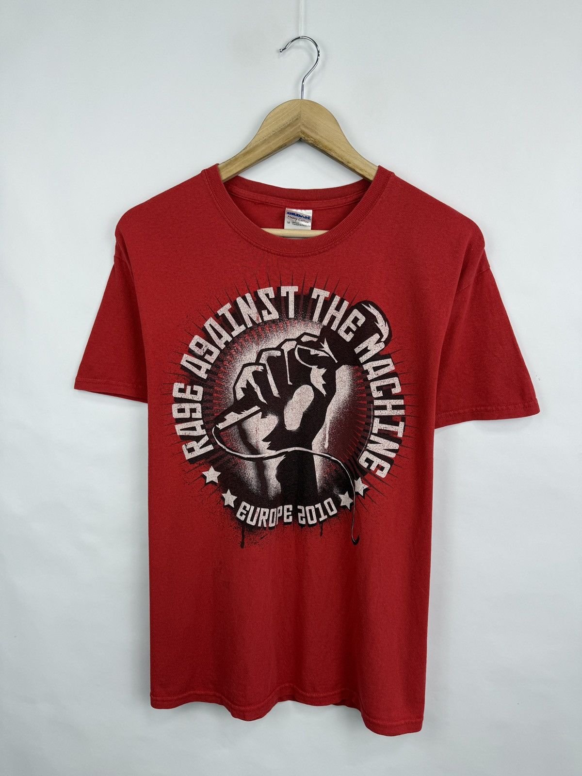 Rage Against The Machine 🇺🇸 Vintage Rage Against The Machine Europe 2010 Tour T-Shirt Size US M / EU 48-50 / 2 - 3 Thumbnail