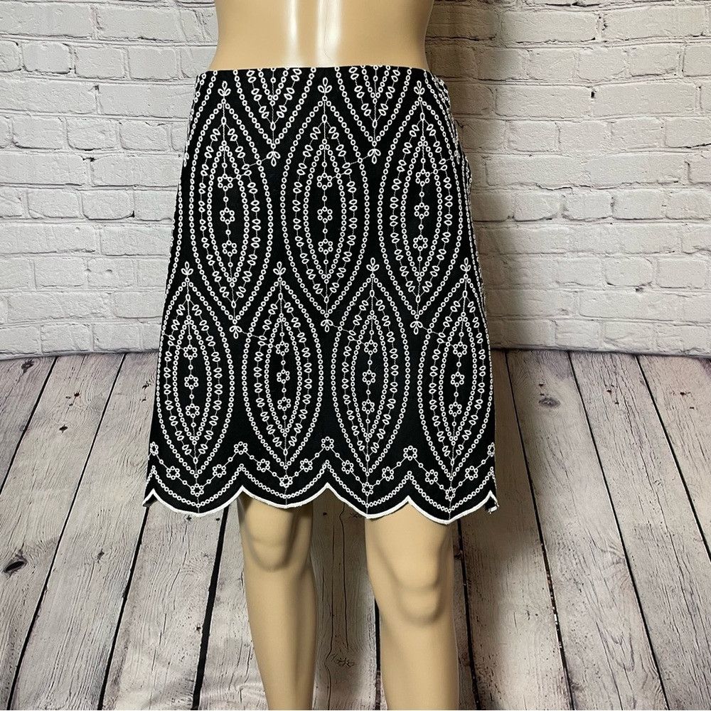 Loft New LOFT Cotton Black White Embroidered Scalloped Shift Ski Size 32" / US 10 / IT 46 - 3 Thumbnail