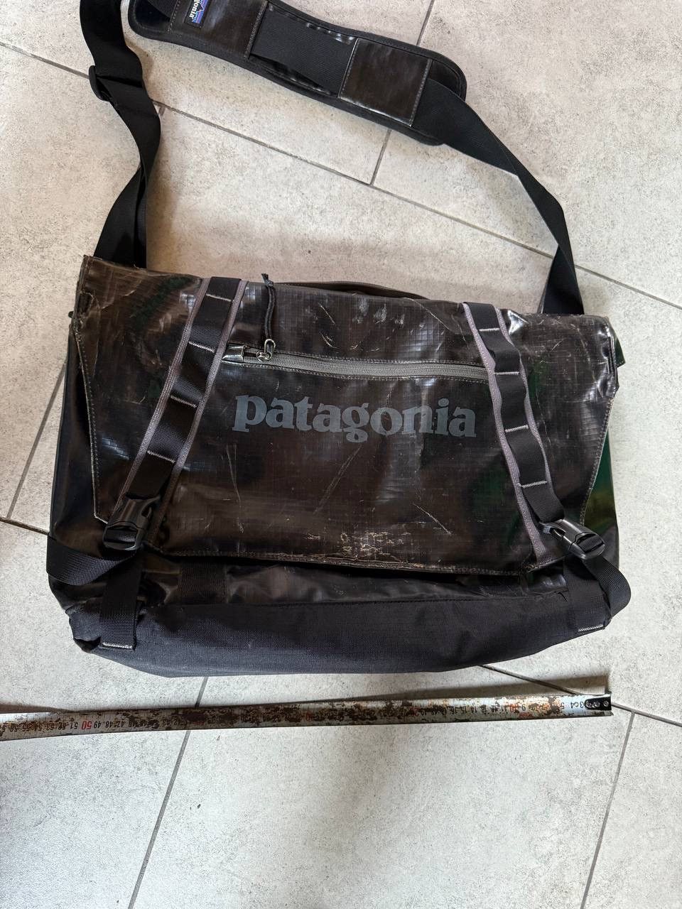 Vintage Patagonia Black Hole Messenger Bag RaRE Y2K
