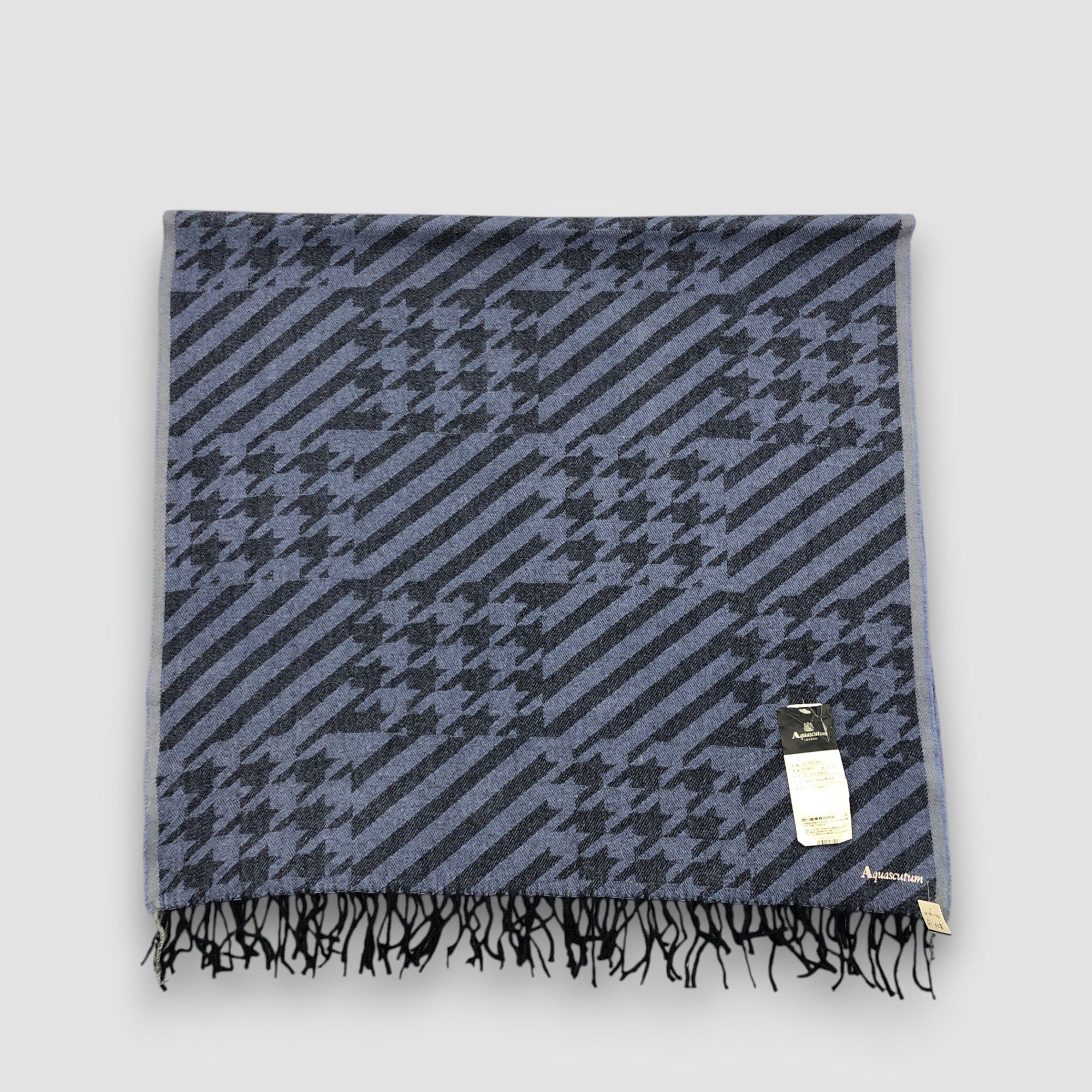Aquascutum NWT Vintage Aquascutum Scarf Houndstooth Fringe Wool Scarves Size ONE SIZE - 2 Thumbnail