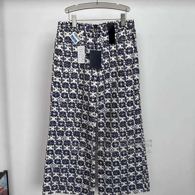 Louis Vuitton Louis Vuitton Blue and white porcelain color matching pres Size US 40 / EU 56 - 1 Thumbnail