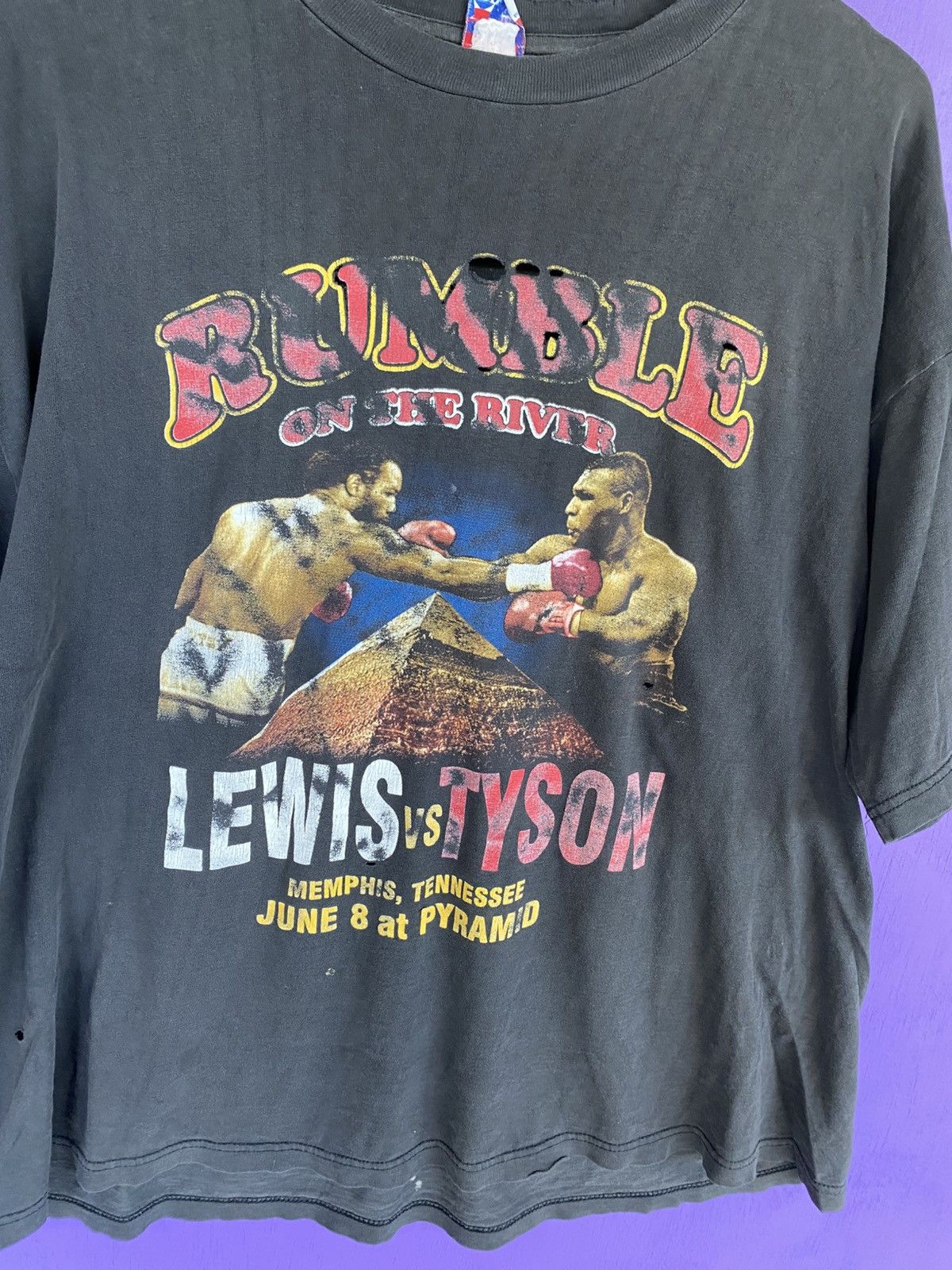 Other Vintage 90s Tyson vs Lewis rumble on the river t-shirt Size US XL / EU 56 / 4 - 3 Thumbnail
