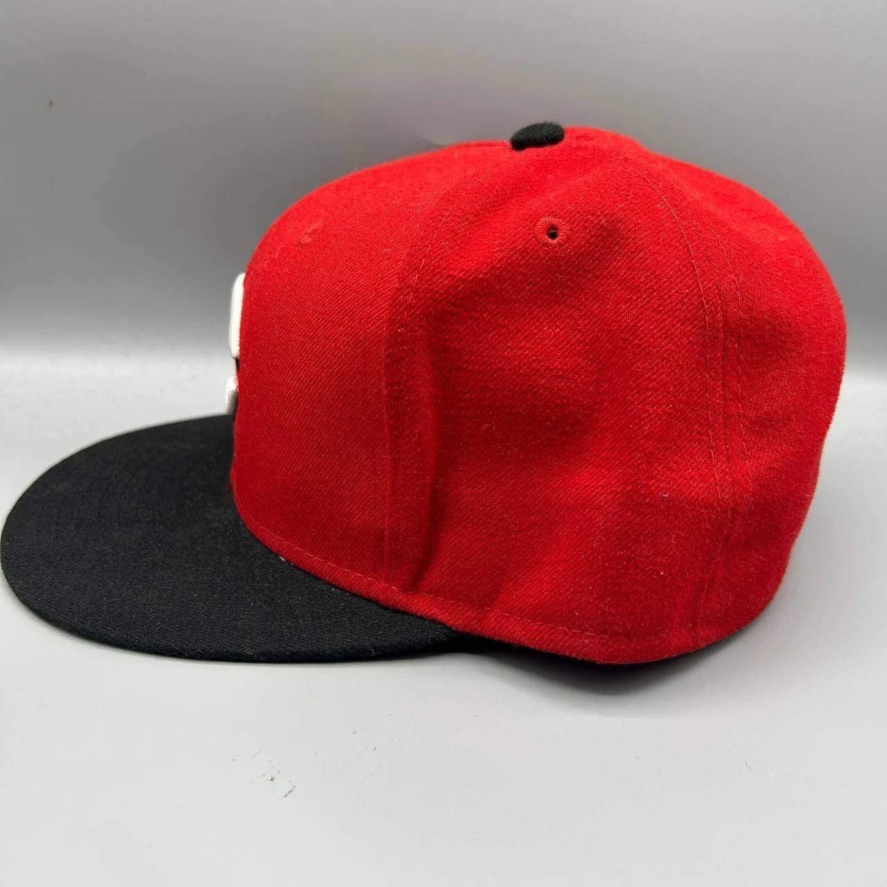 New Era Cincinnati Reds Hat Men 7 5/8 Red Black Embroidered Fitted Size ONE SIZE - 7 Thumbnail