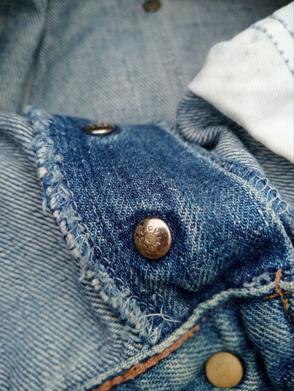 Wrangler VTG WRANGLER BLUE BELL BUTTON FLY WESTERN CUT JEANS Size US 32 / EU 48 - 9 Thumbnail