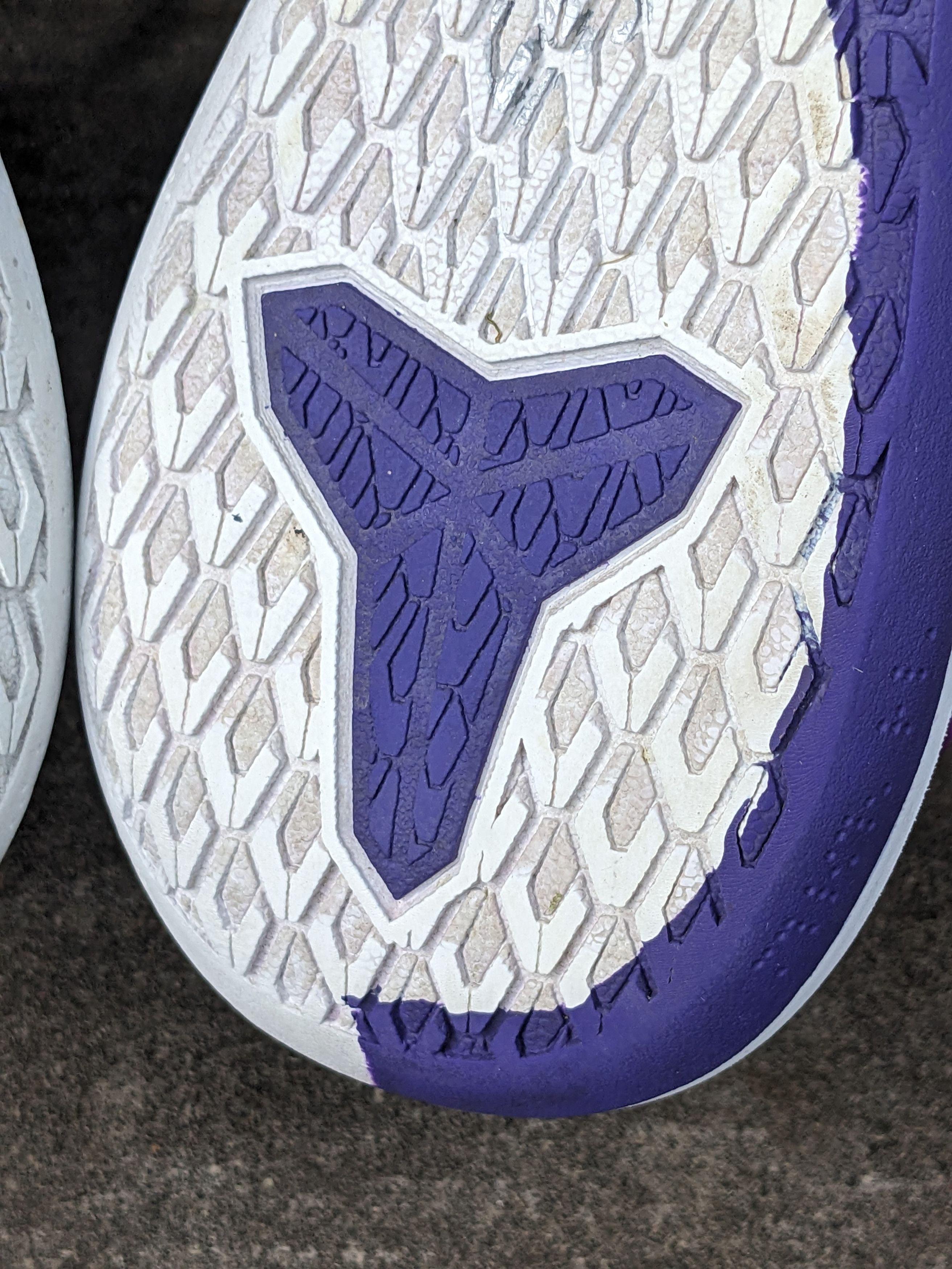 Nike Nike Kobe Bryant Mamba Fury Lakers Men’s Size 13 CK2087-101 Size US 13 / EU 46 - 8 Thumbnail