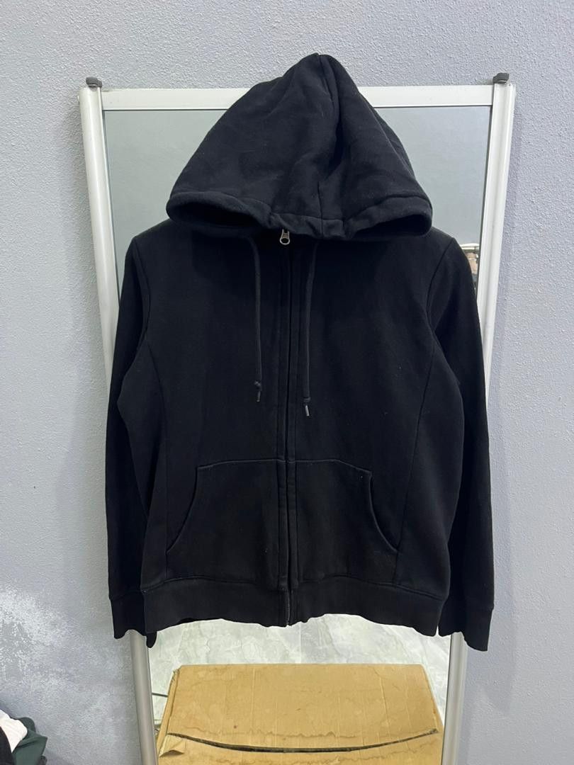 Uniqlo Fleece-Lined Zip Hoodie Black Cozy Winter Layer