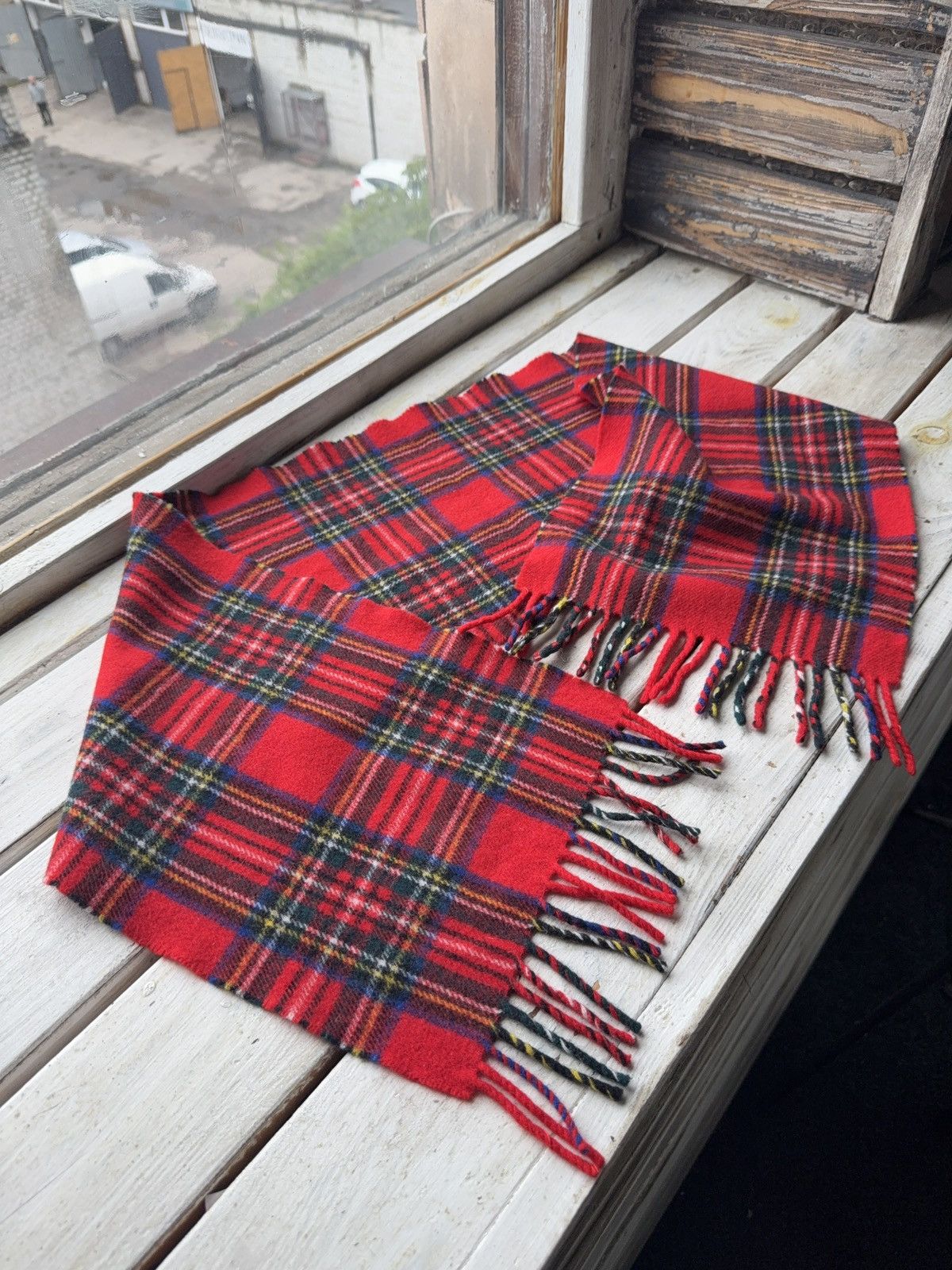 Designer × Vintage Vintage Red Tartan Wool Scarf with Fringe Punk Style Size ONE SIZE - 2 Thumbnail