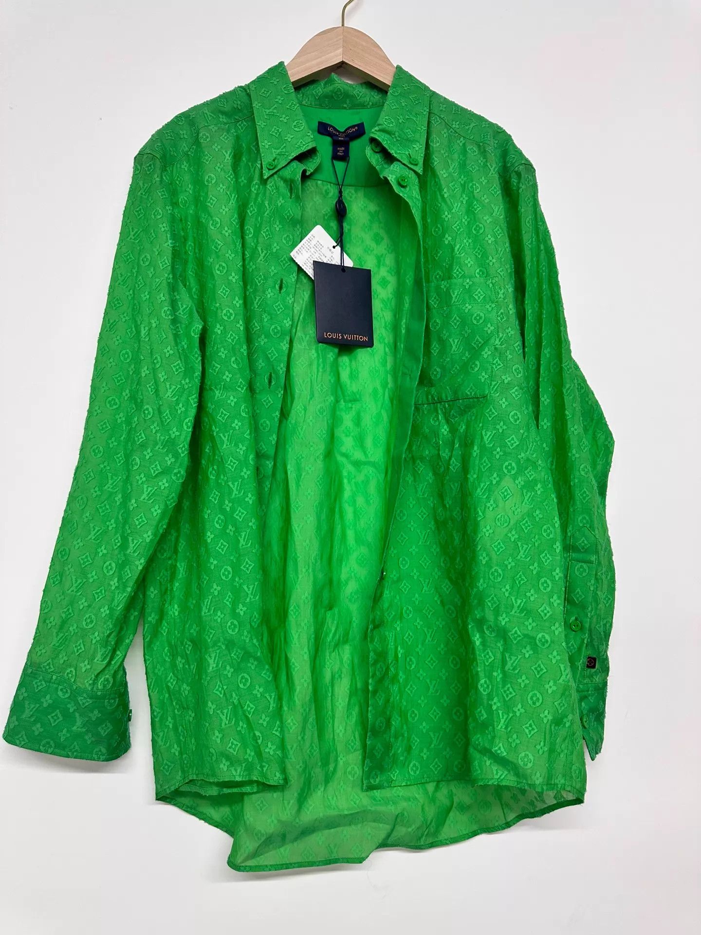Louis Vuitton Louis Vuitton All Over Print Shirt New With Tags 40 Size M / US 6-8 / IT 42-44 - 1 Thumbnail