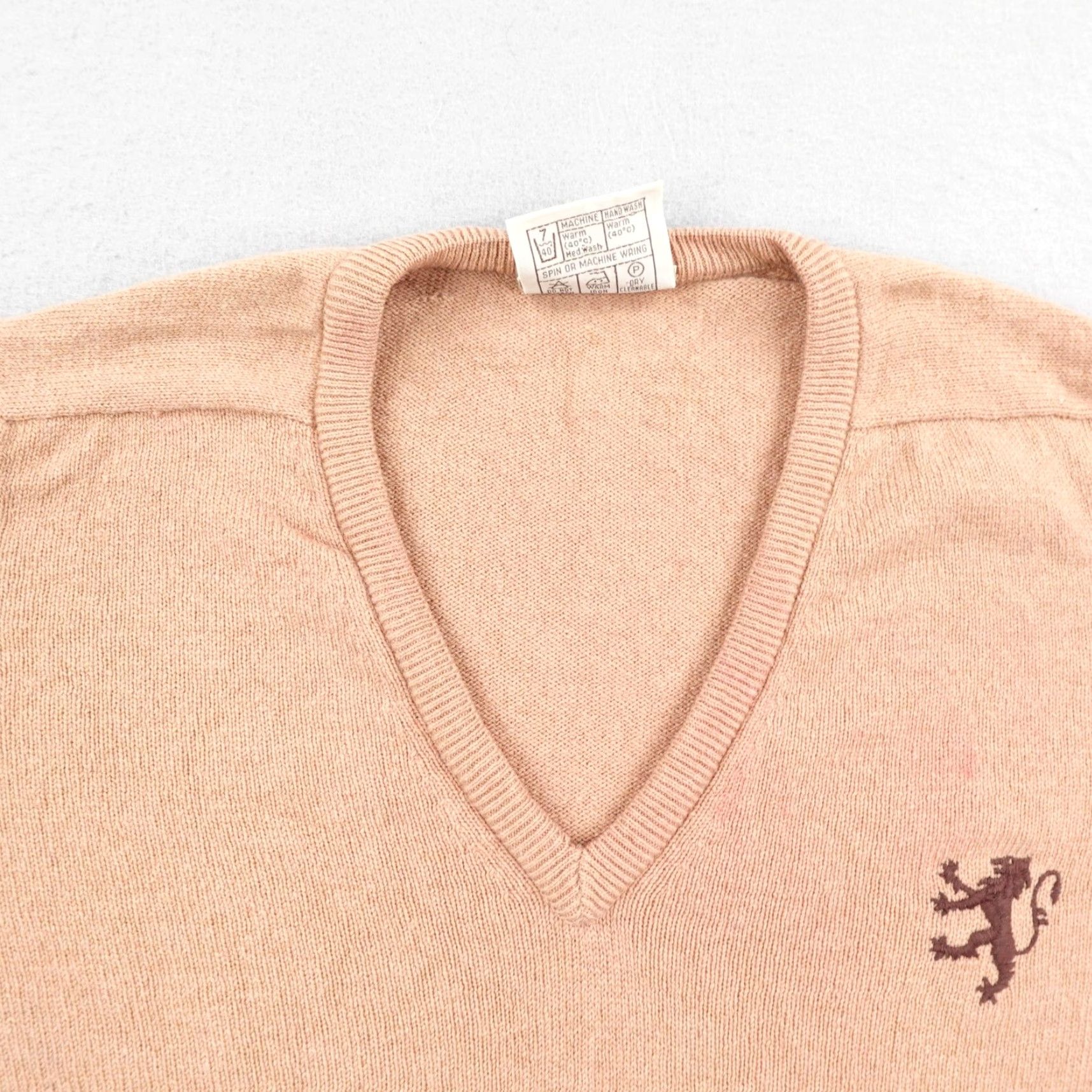 Vintage VINTAGE Romanes & Paterson Sweater Mens XL Beige Wool Knit V-Neck Tight-Knit Fisherman Scotland Men Size US XL / EU 56 / 4 - 2 Thumbnail