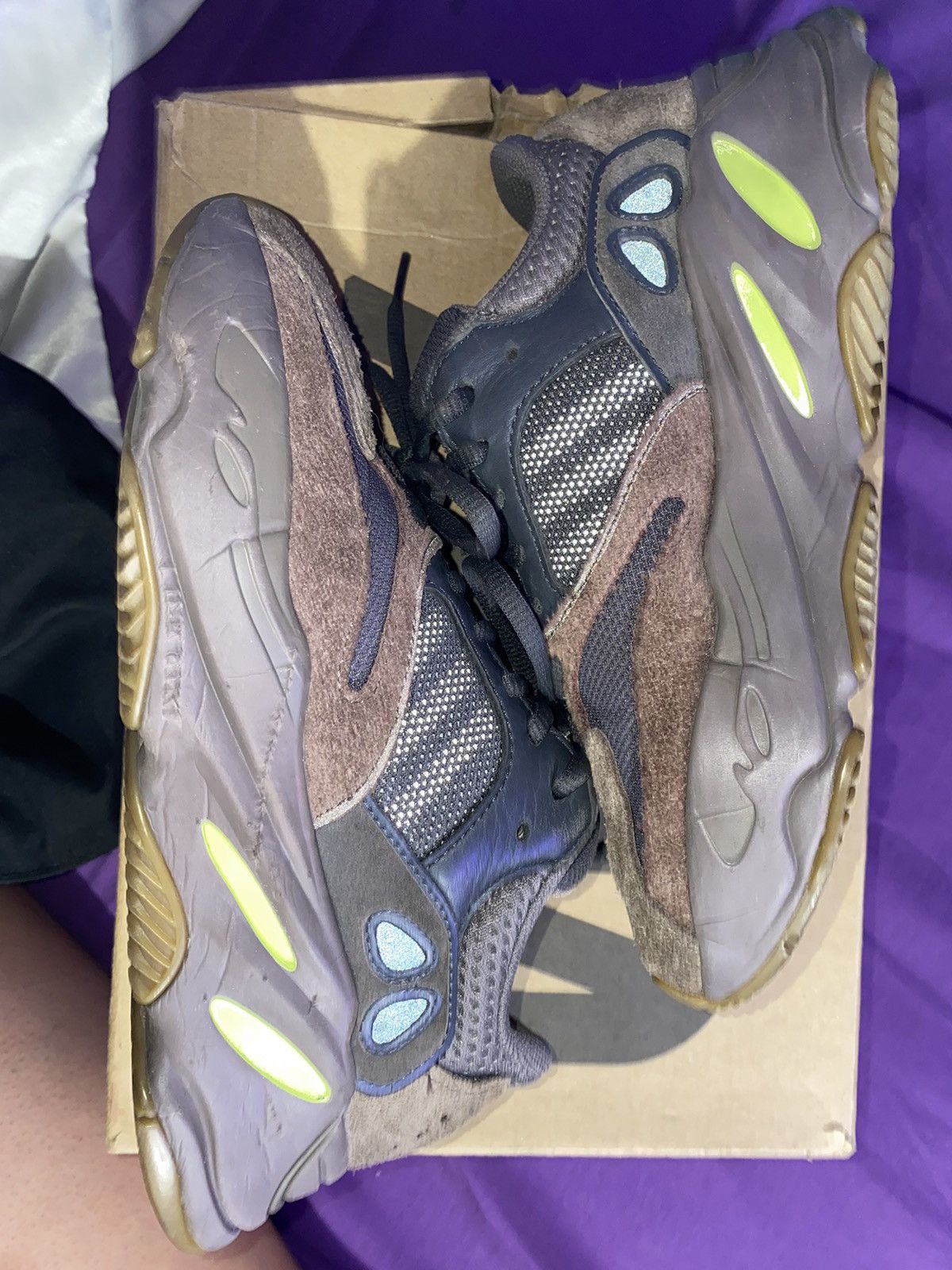 Adidas Yeezy Boost 700 Mauve Size US 5 / EU 37 - 4 Thumbnail