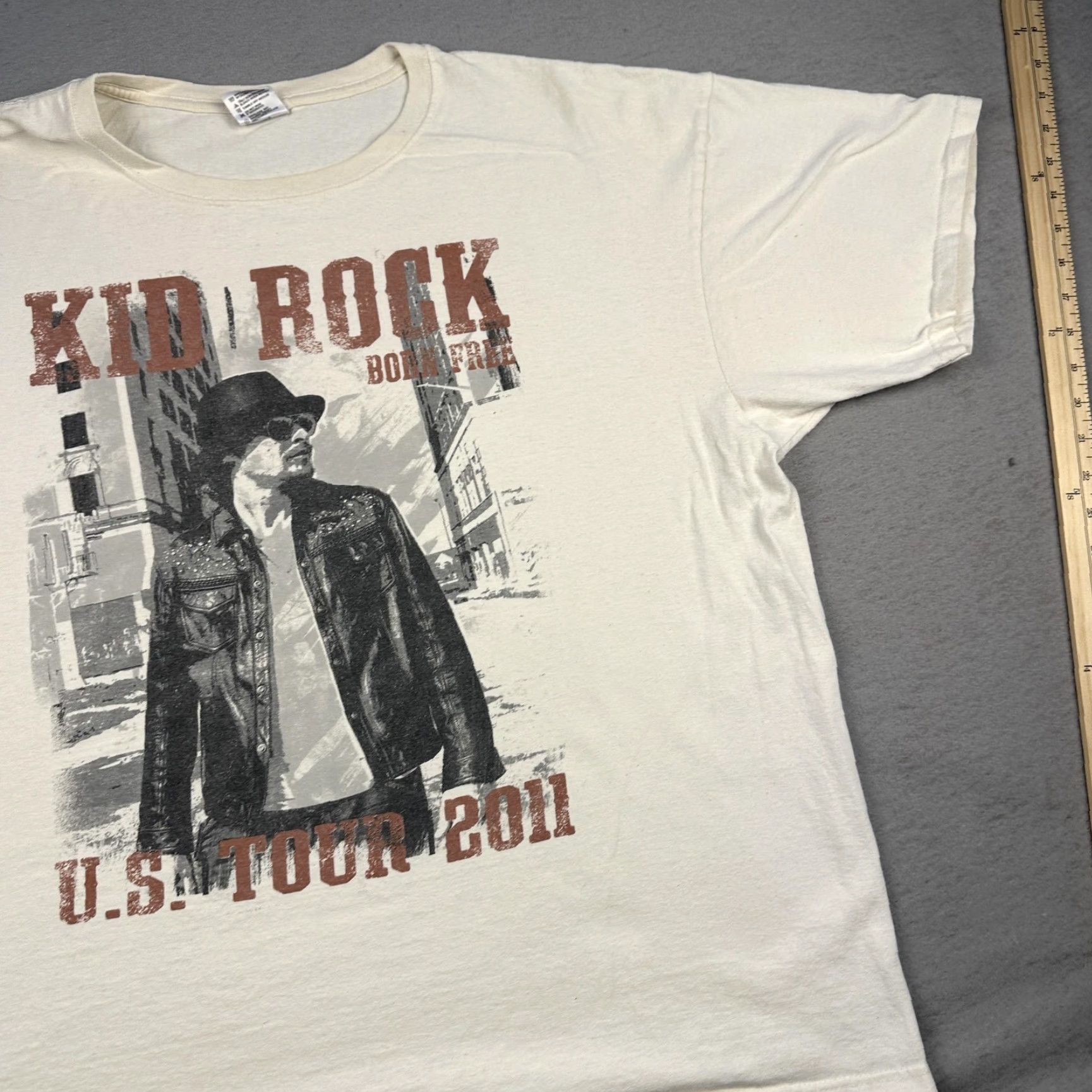 Anvil VINTAGE Kid Rock Shirt Mens 2XL White Born Free U.S. Tour 2011 Concert Graphic Tee Size US XXL / EU 58 / 5 - 5 Thumbnail
