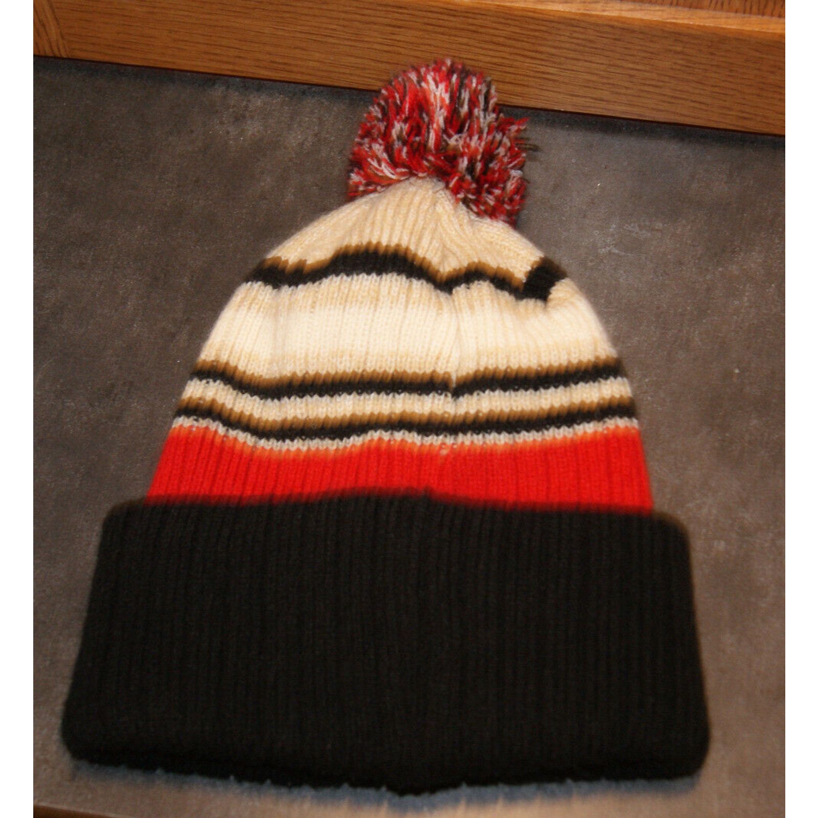 NHL Chicago Blackhawks Winter Knit Beanie Pom Hat Cap NHL Hockey Size ONE SIZE - 2 Thumbnail