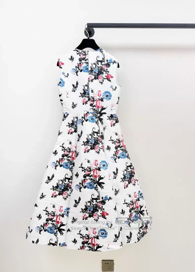 Valentino Valentino Main line heavy industry embroidered floral dres Size L / US 10 / IT 46 - 4 Thumbnail