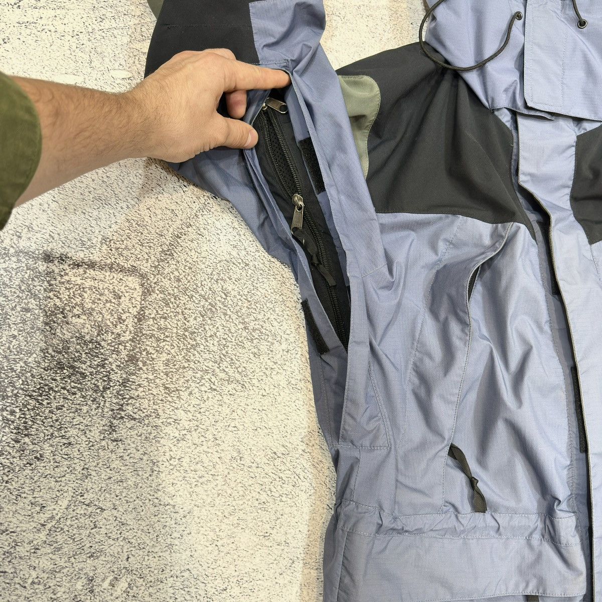 The North Face × Vintage The North Face Hydroseal Waterproof Jacket S size Size US S / EU 44-46 / 1 - 6 Thumbnail