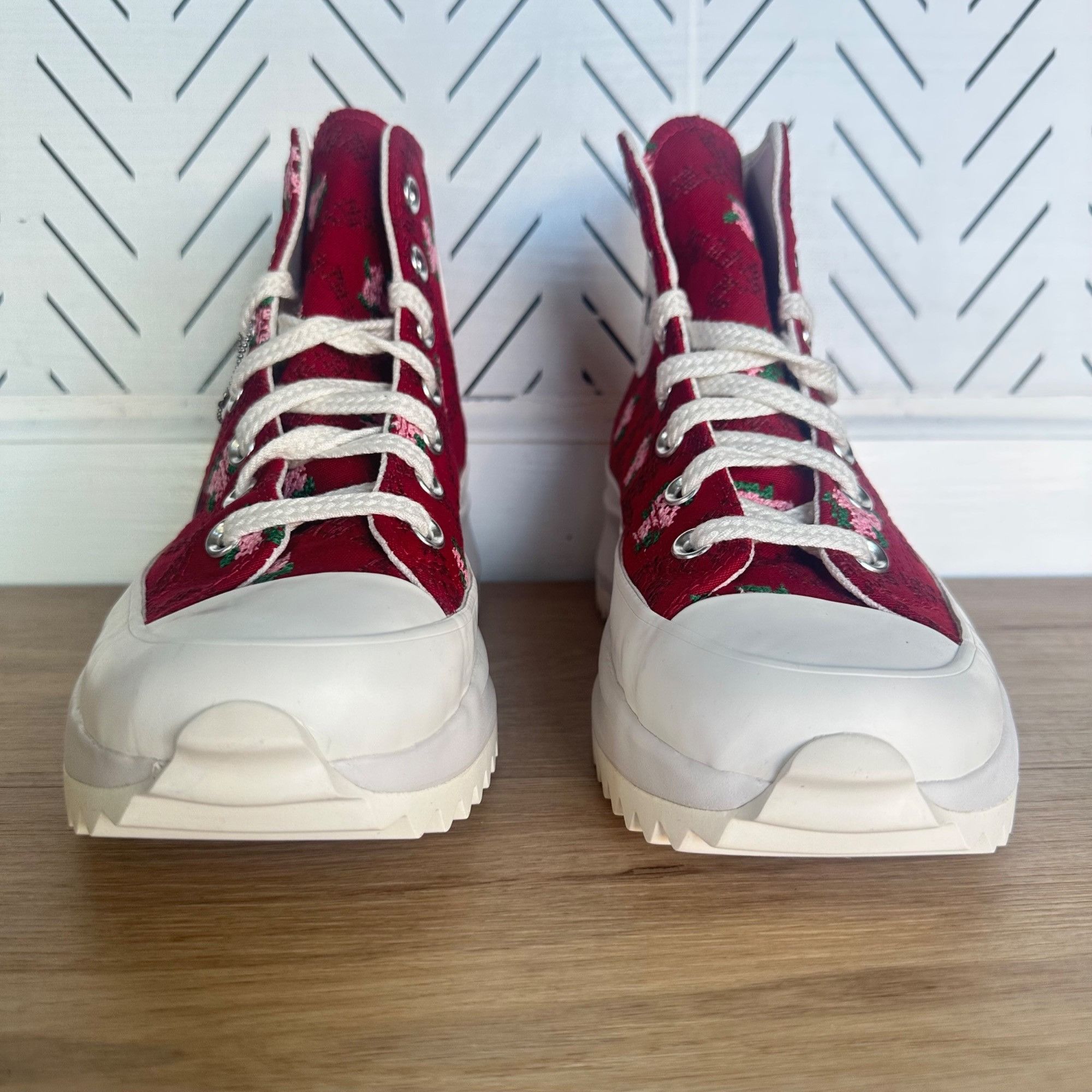 Converse ✨Converse Run Star Hike Sz 6 Men's shoes Cross Stitch Roses Size US 6 / EU 39 - 3 Thumbnail