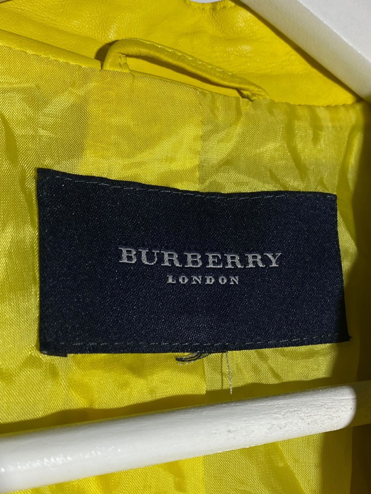 Burberry Vintage Burberry London Yellow Women’s Leather Jacket Size M / US 6-8 / IT 42-44 - 23 Thumbnail