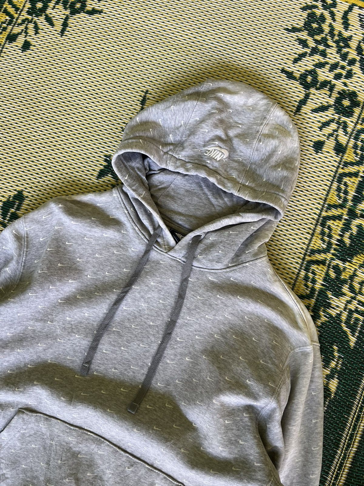 Nike Nike Mini Swoosh All Over Print Distressed Hoodie Size US L / EU 52-54 / 3 - 2 Thumbnail