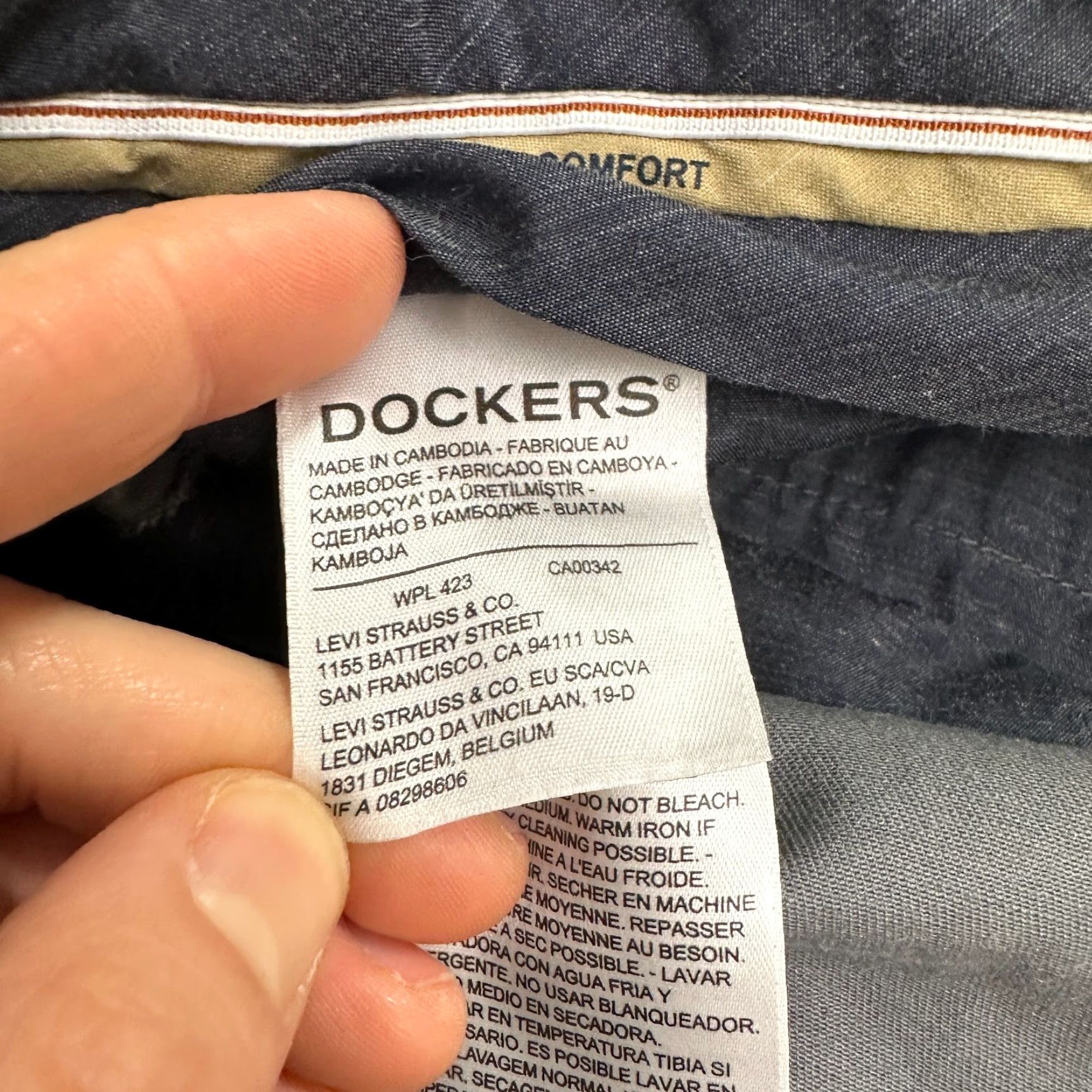 Dockers Dockers Classic Fit Signature Khaki Pants Mens 40x32 Gray Straight Leg Workwear Size US 40 / EU 56 - 7 Thumbnail
