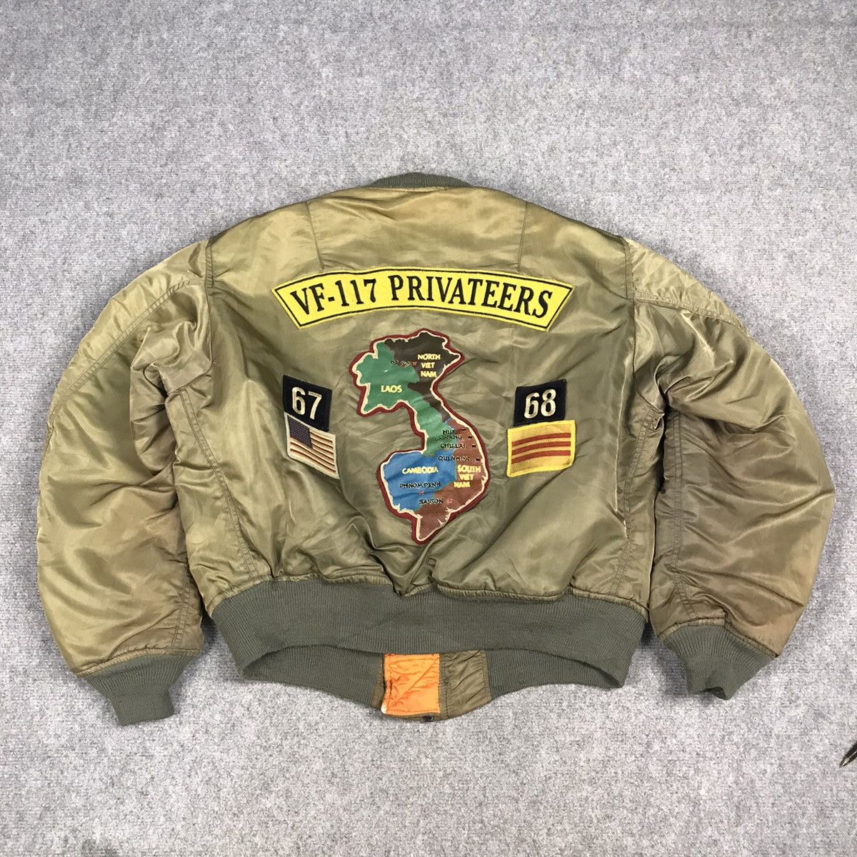 Avirex AVIREX MA-1 VF-117 PRIVATEERS SUN FADED BOMBER JACKET Size US L / EU 52-54 / 3 - 8 Thumbnail