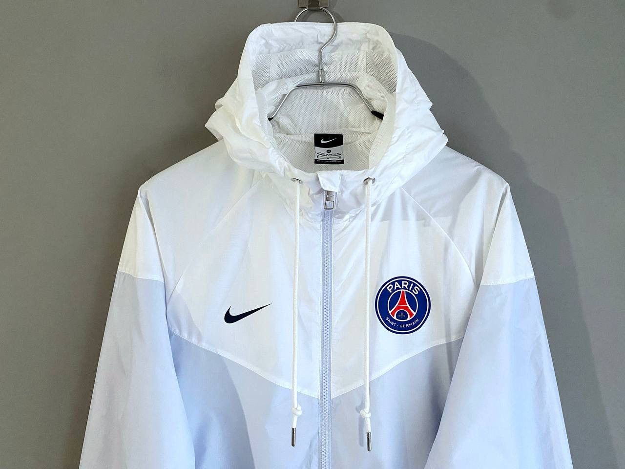 Nike PSG FC Men's Football Hooded Zip Windbreaker Jacket, Size M Size US M / EU 48-50 / 2 - 5 Thumbnail