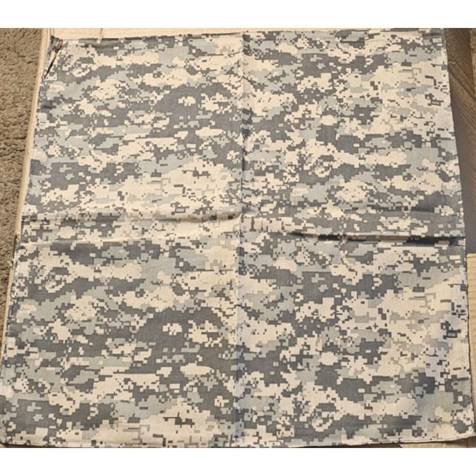 Vintage VINTAGE DIGITAL CAMOUFLAGE OUTDOOR WORK MILITARY BANDANA ( SET OF 6 BANDANNA ) Size ONE SIZE - 5 Thumbnail
