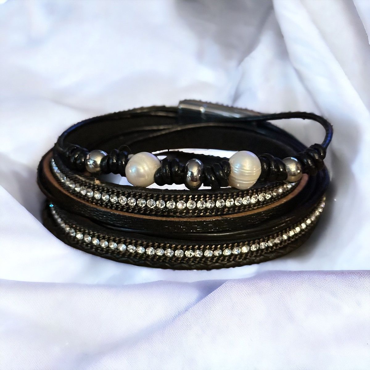 Other Multi strand layered pearl and rhinestone leather bracelet Size ONE SIZE - 1 Thumbnail