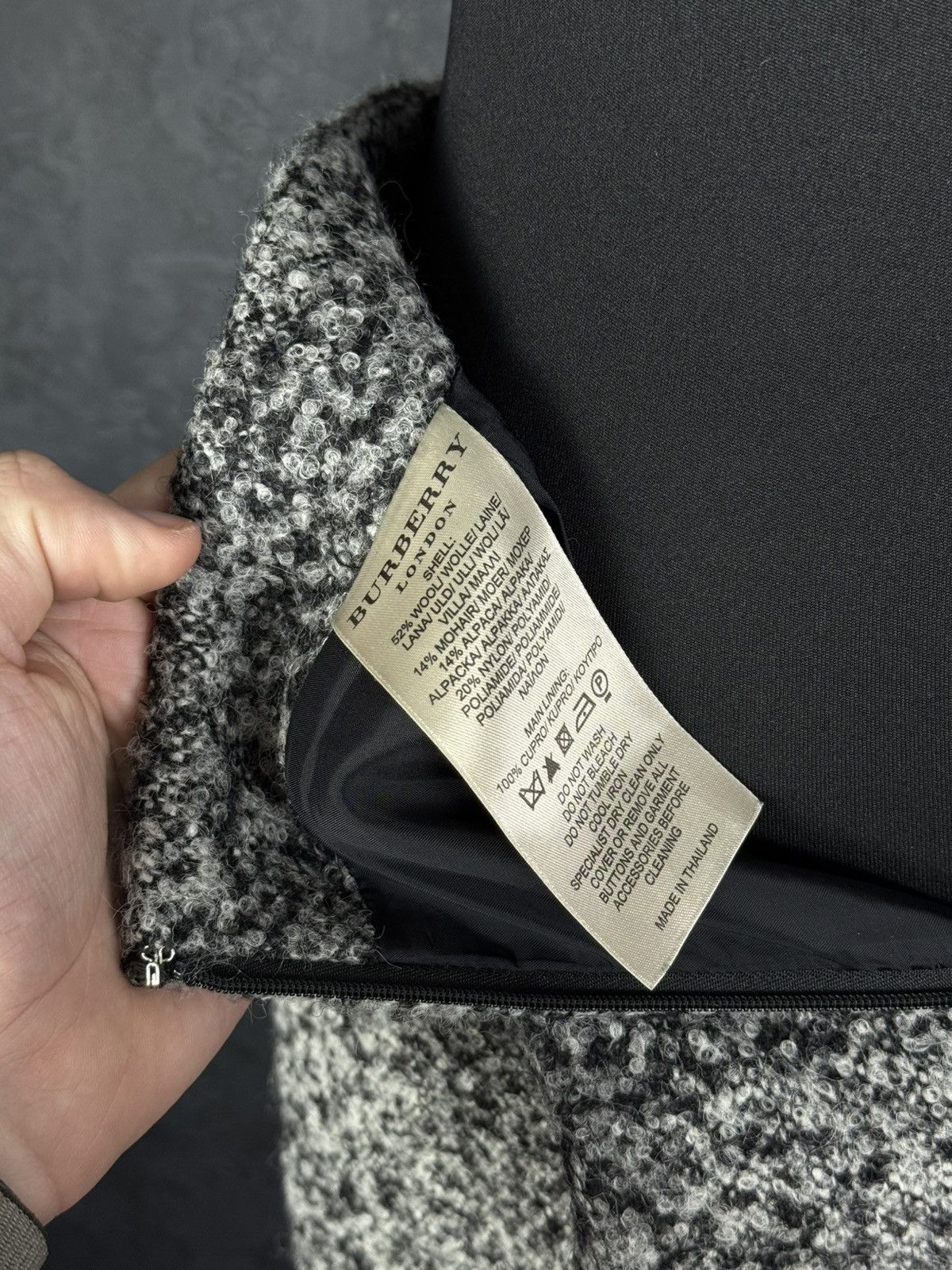 Burberry Burberry London Wool Mini Skirt Women’s Size 8 Size 30" / US 8 / IT 44 - 11 Thumbnail