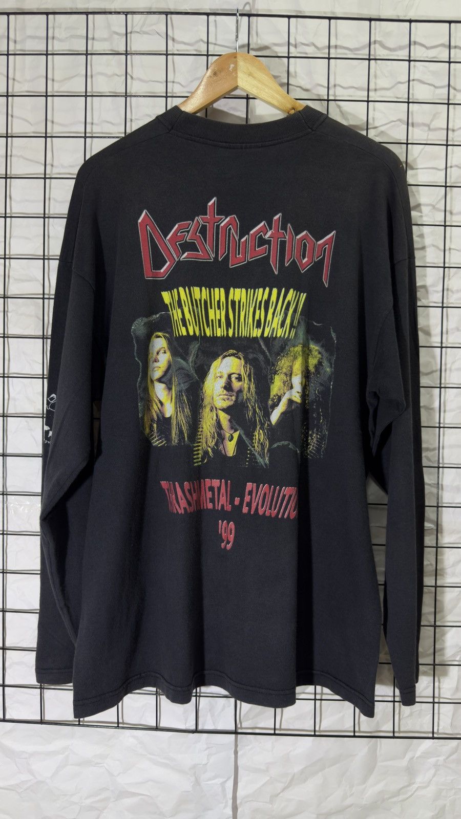 Band Tees Vintage 1999 destruction tour metal band tee shirt Size US XL / EU 56 / 4 - 2 Thumbnail