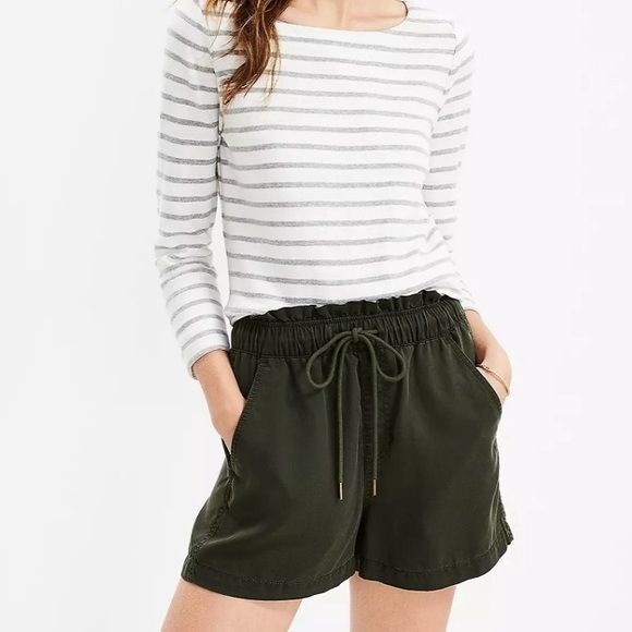 Loft Loft Relaxed Dark Caper Lyocell Shorts Size 27" / US 4 / IT 40 - 1 Thumbnail