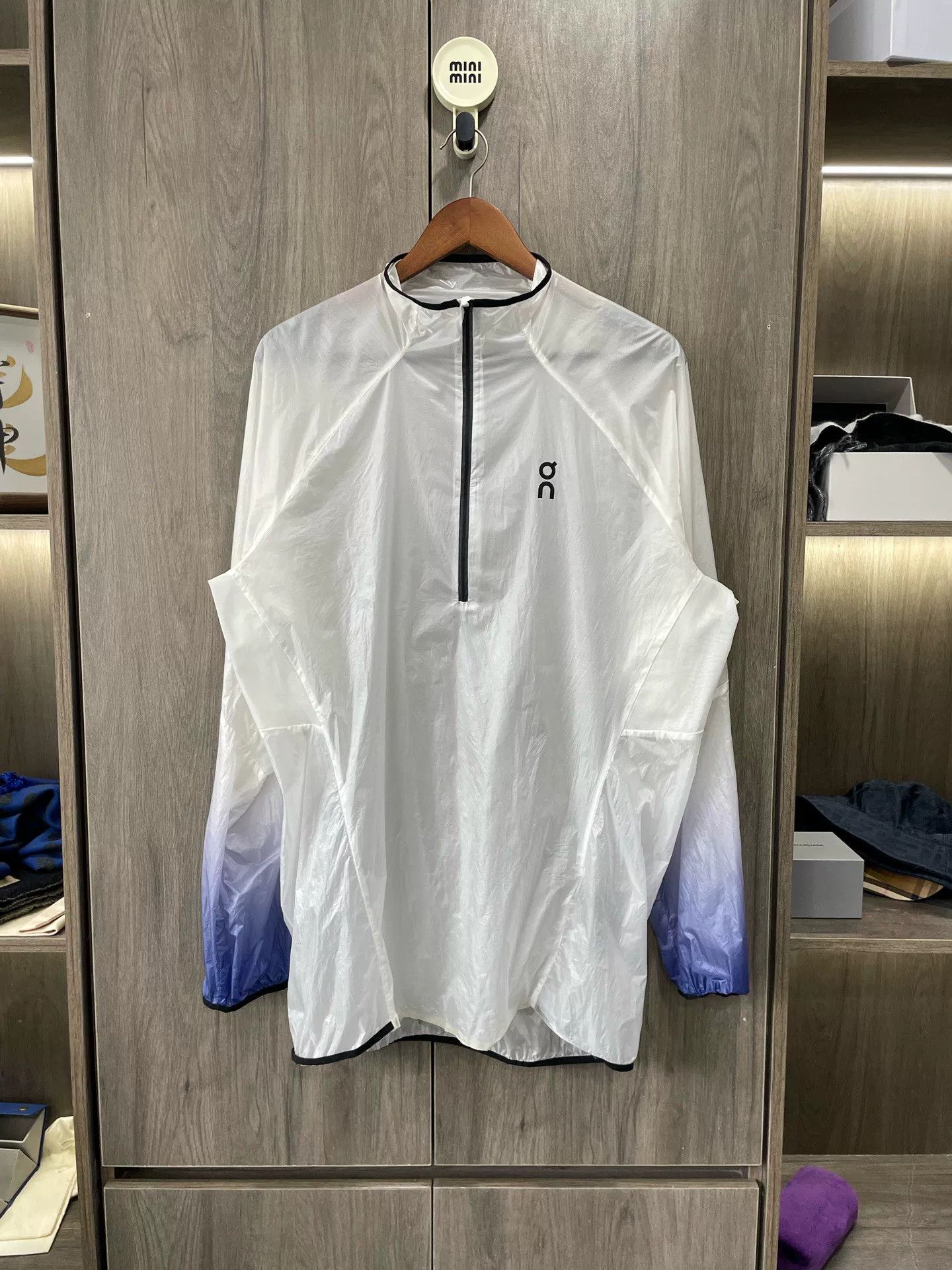 On ON Zero Jacket Running Jacket Size US XL / EU 56 / 4 - 1 Thumbnail