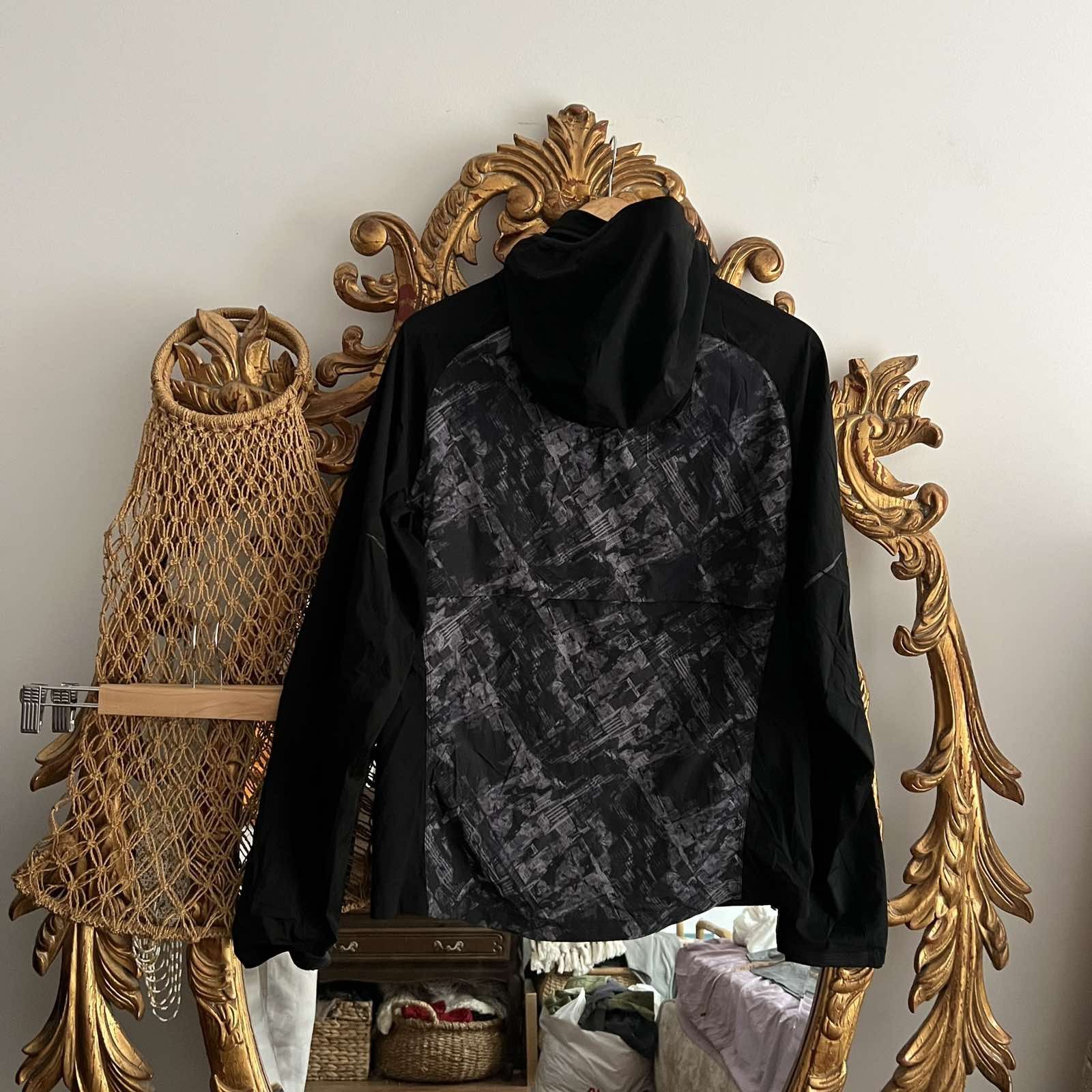 Lululemon Lululemon Jacket Full Zip Size M Black Size M / US 6-8 / IT 42-44 - 2 Thumbnail