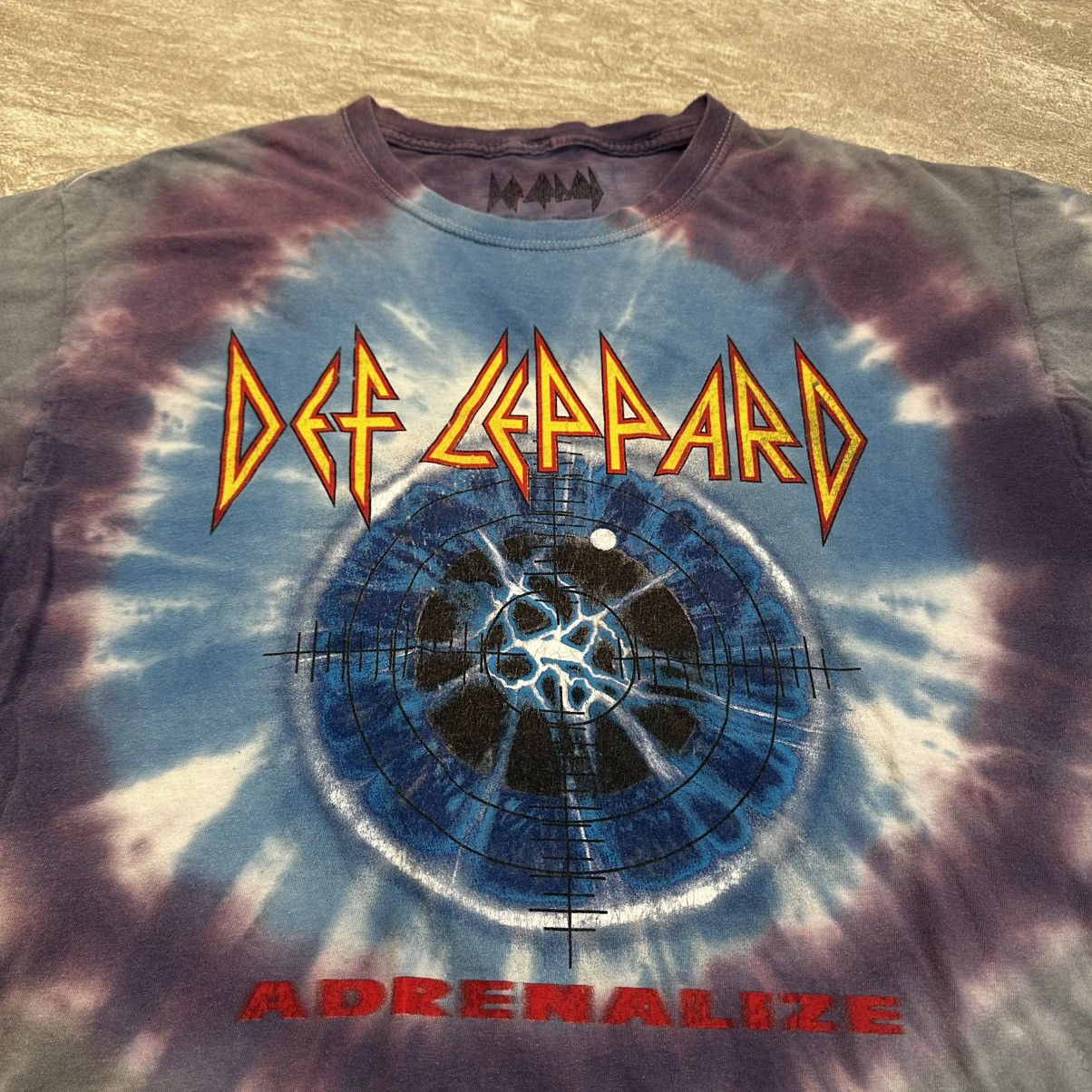 Def Leppard 2018 Def Leppard Adrenalize Tie-Dye Band Tour Graphic Shirt Size US M / EU 48-50 / 2 - 2 Thumbnail