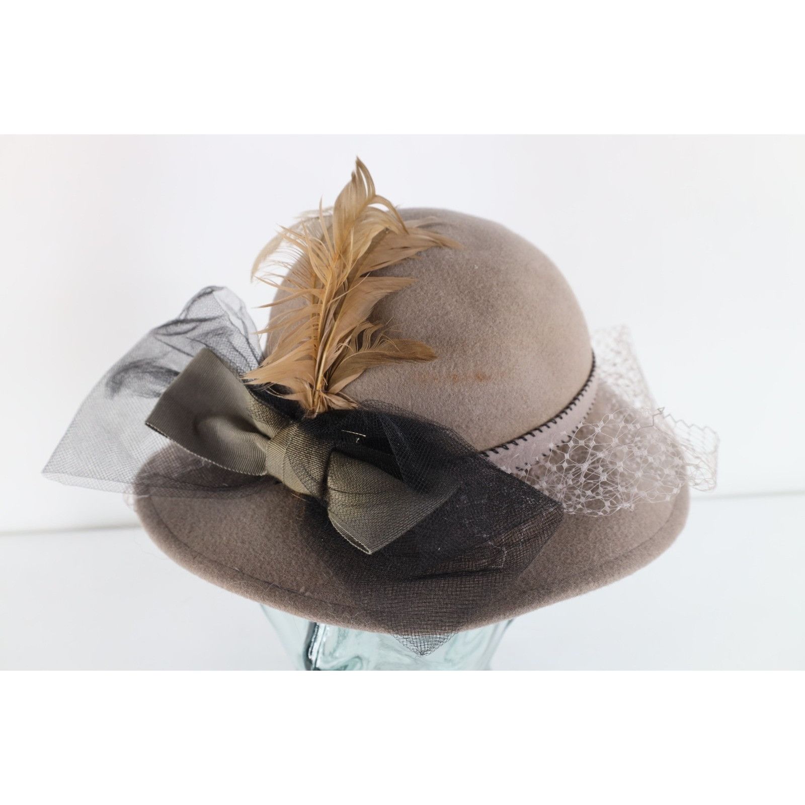 Vintage Vintage 50s Lace Netting Bowtie Feather Felt Wool Hat Size ONE SIZE - 1 Thumbnail