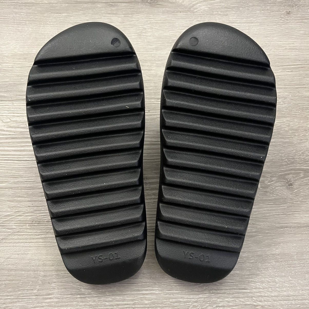 Yeezy Yeezy Slide YS-01 Black Size US 8 / EU 41 - 5 Thumbnail