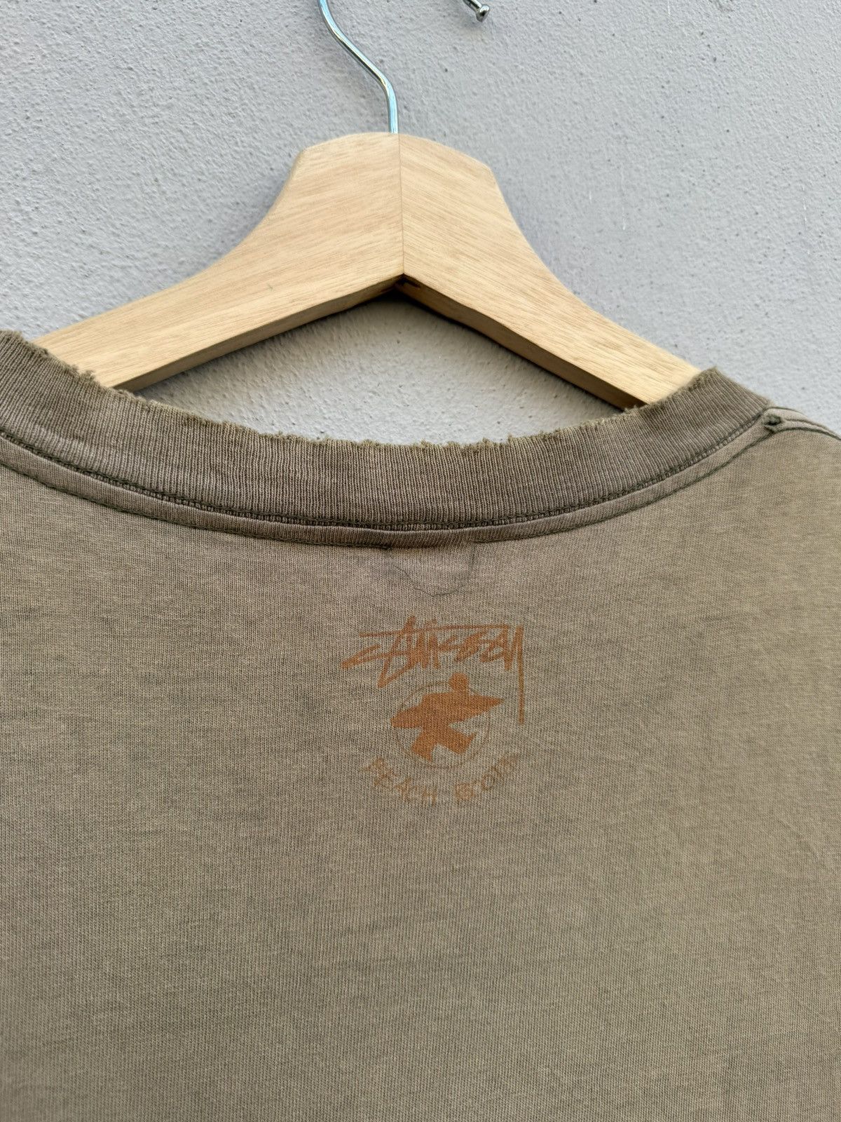 Stussy × Vintage Vintage RARE Distress 1980s Stüssy "Beach Roots" OG Logo Tee Size US L / EU 52-54 / 3 - 13 Thumbnail