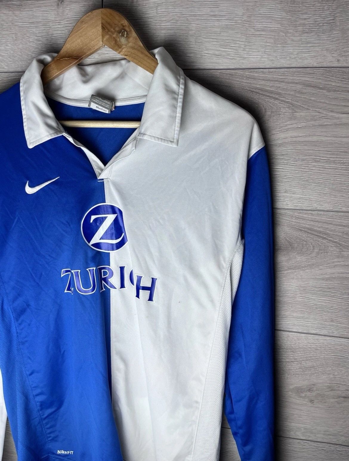 Nike MENS Vintage soccer jerseys Zurich Nike size L Size US L / EU 52-54 / 3 - 4 Thumbnail