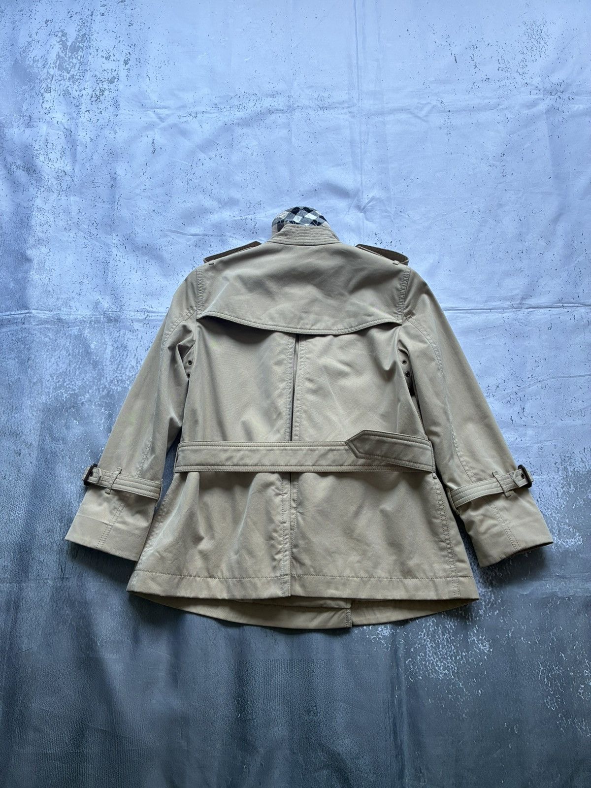 Burberry Burberry Brit Double-Breasted Short Beige Trench Coat Size XS / US 0-2 / IT 36-38 - 2 Thumbnail