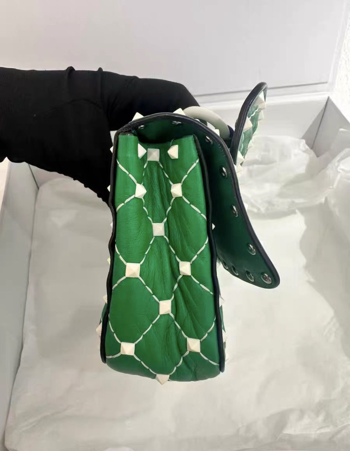Valentino Valentino Rockstud green rivet chain bag J38 Size ONE SIZE - 7 Thumbnail
