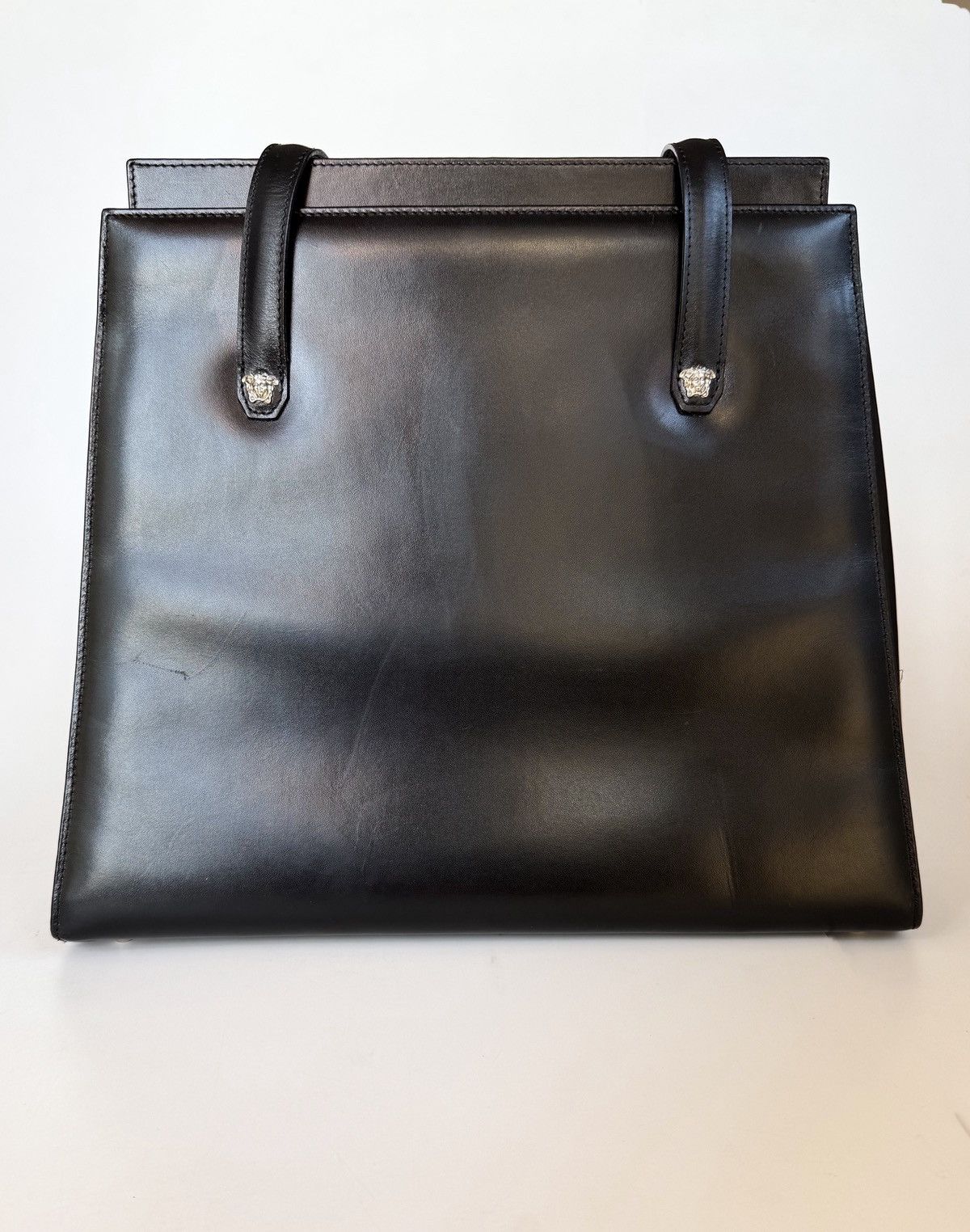 Versace Gianni Versace black leather bag Versace Medusa head Size ONE SIZE - 12 Thumbnail