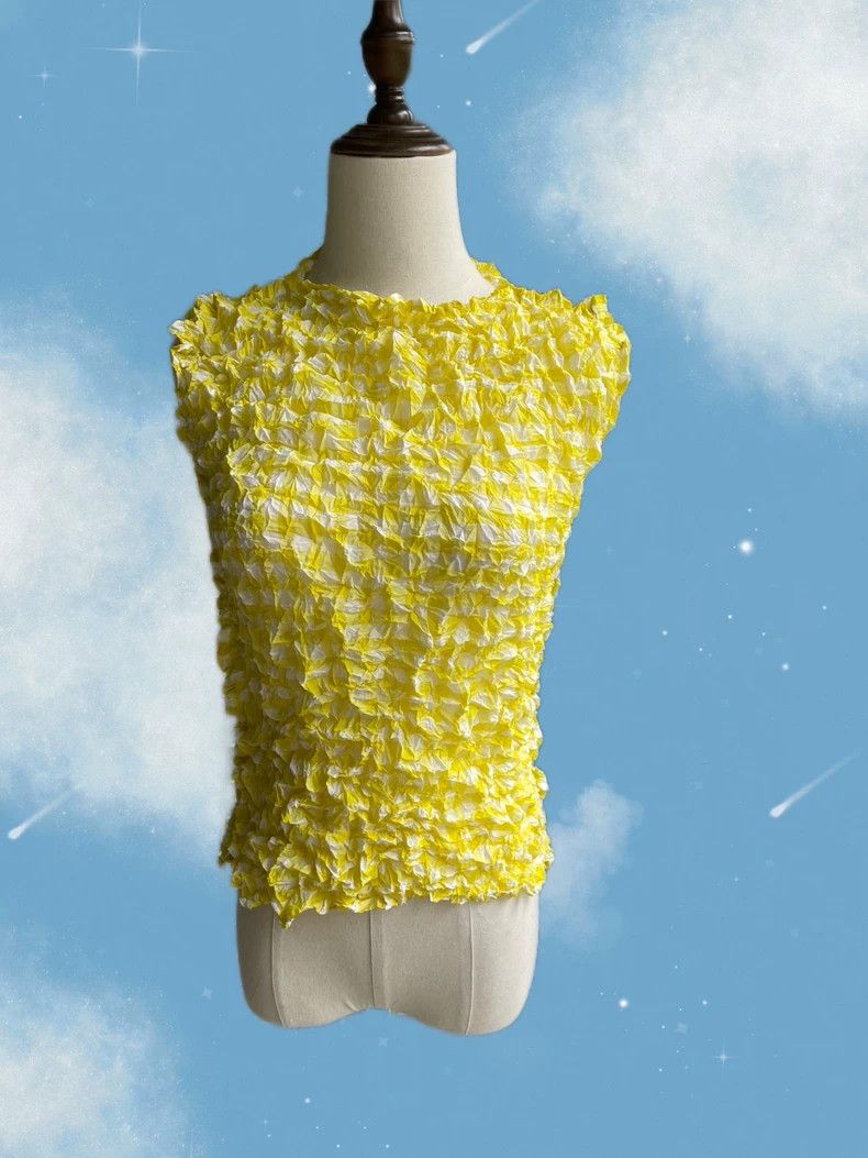 Issey Miyake size:one size Yellow pleated top