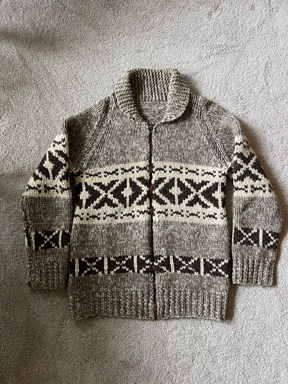 Handmade × Vintage Vintage Cowichan Knit Cardigan Wool Shawl Sweater Heavy 70s Size US S / EU 44-46 / 1 - 1 Thumbnail