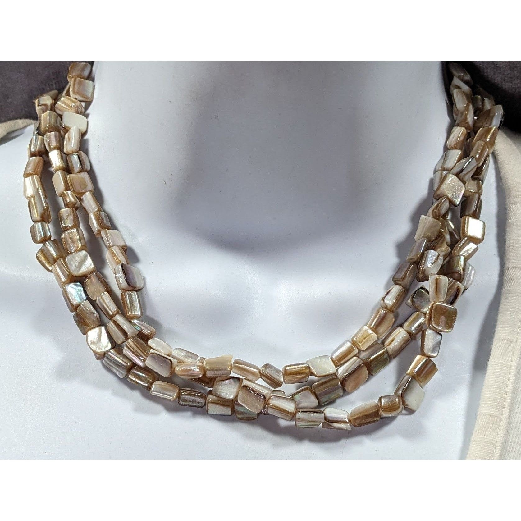 Other Multilayer Tan Shell Piece Beaded Necklace Size ONE SIZE - 4 Thumbnail