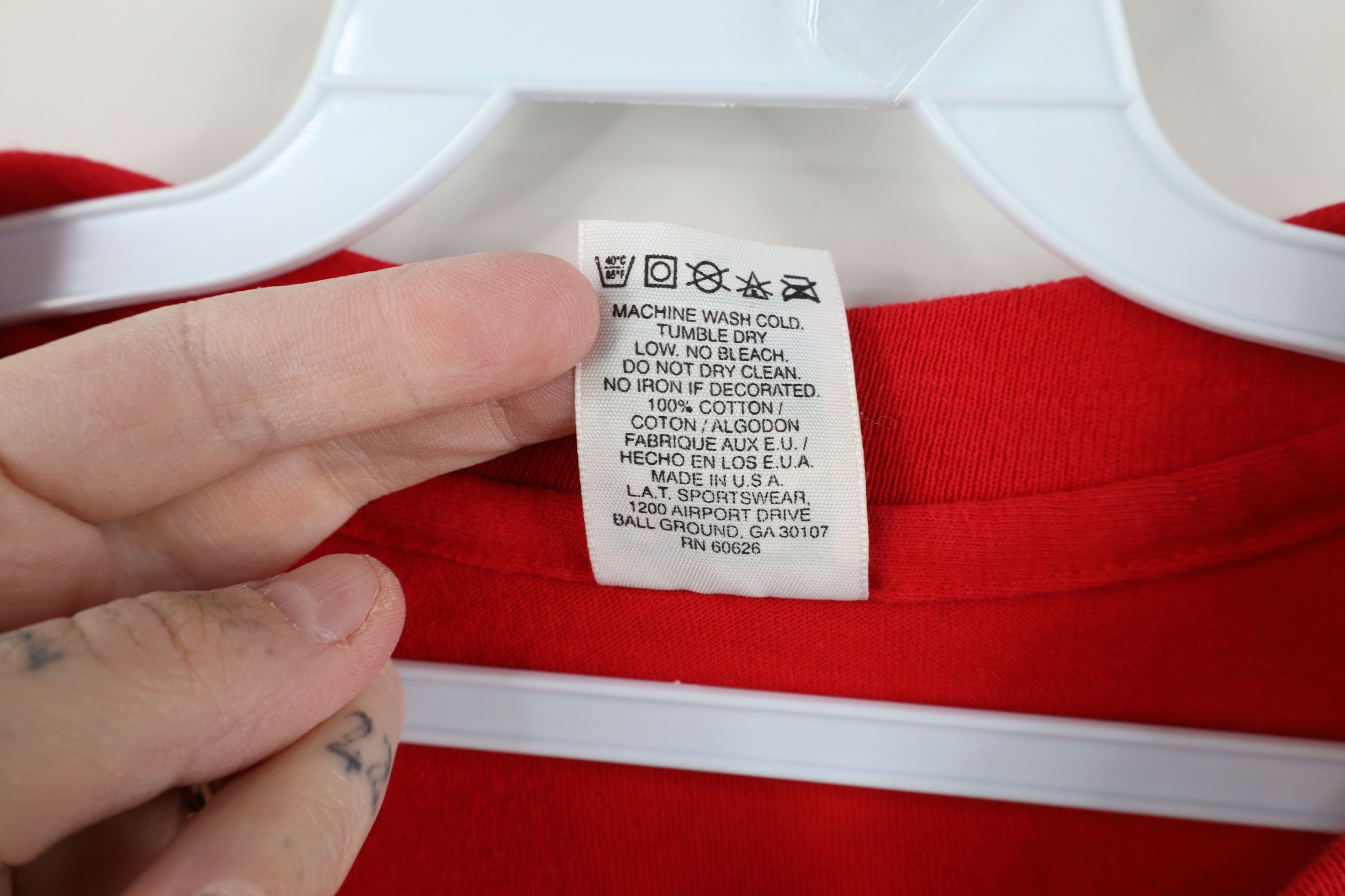 Vintage Vintage 90s Streetwear Heavyweight Cotton T-Shirt Red USA Size US XL / EU 56 / 4 - 5 Thumbnail