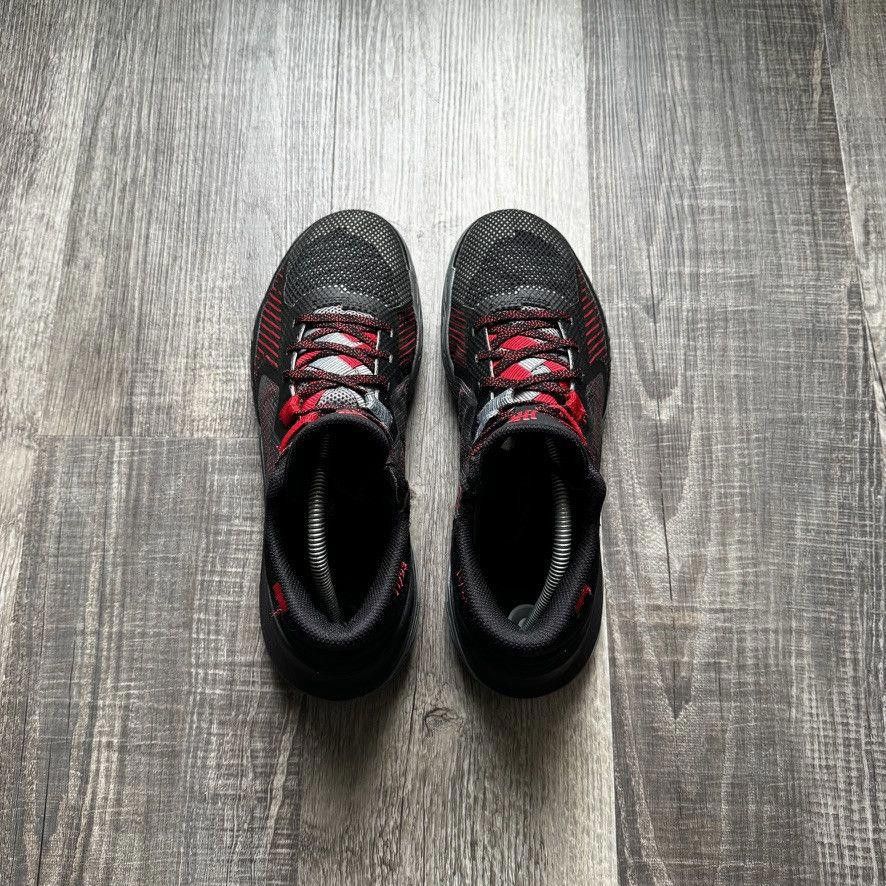 Nike NIKE • Kyrie Flytrap V "Black University Red" (10M) Size US 10 / EU 43 - 10 Thumbnail