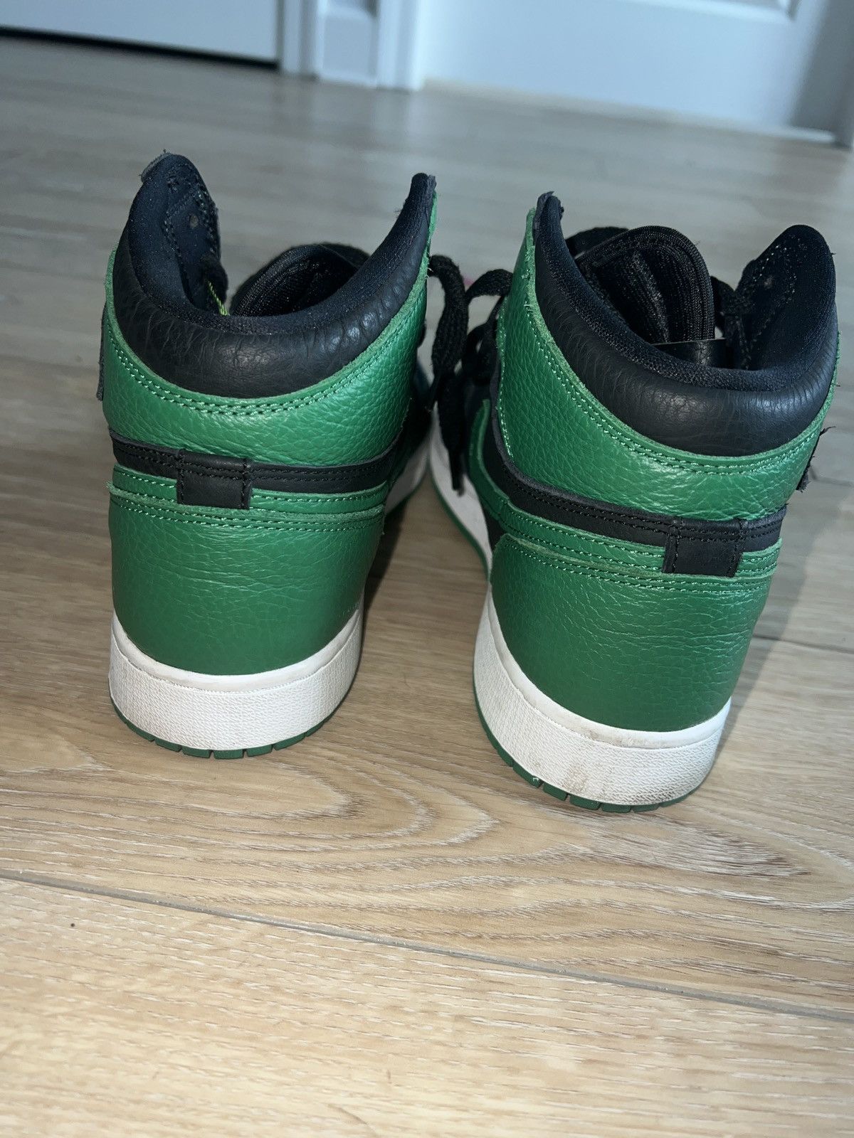 Jordan Brand Pine Green 1 Hi Size US 6.5 / EU 39-40 - 3 Thumbnail