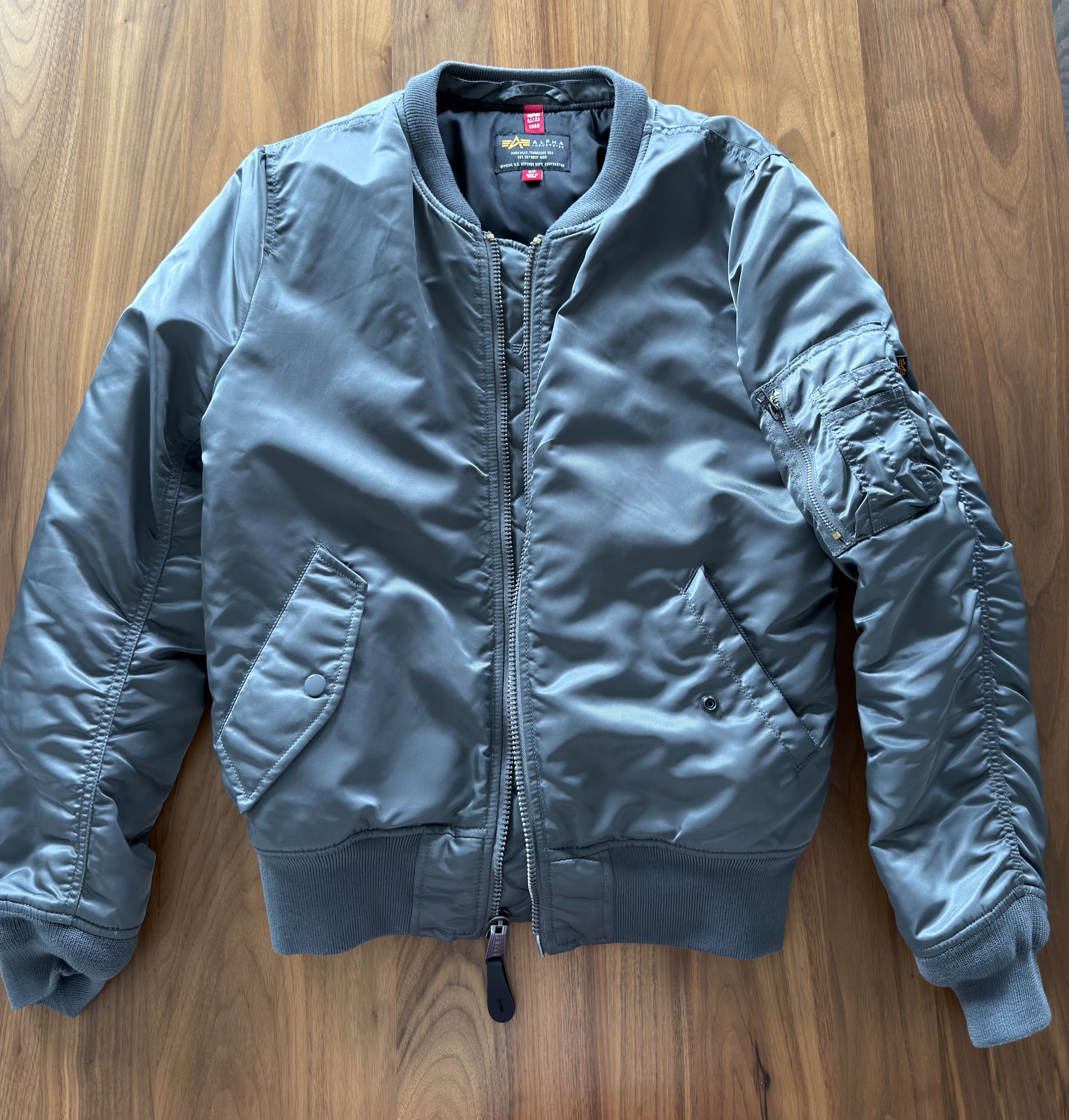 Alpha Industries Alpha Industries Silver Bomber Jacket Size US S / EU 44-46 / 1 - 1 Thumbnail
