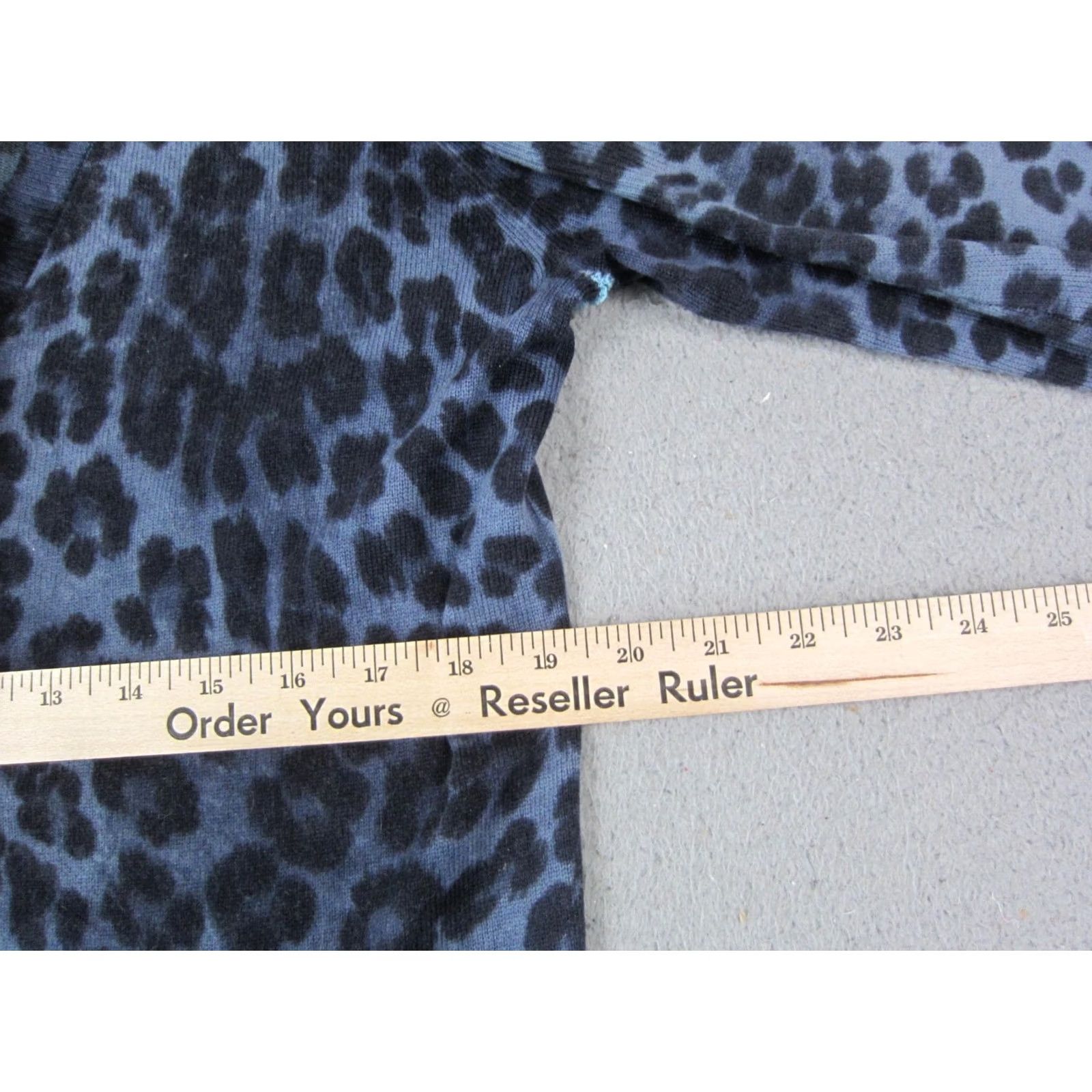 Juicy Couture Juicy Couture Sweate Womens Large Blue Black Leopard Cashmere Wool V-Neck Lounge Size L / US 10 / IT 46 - 6 Thumbnail