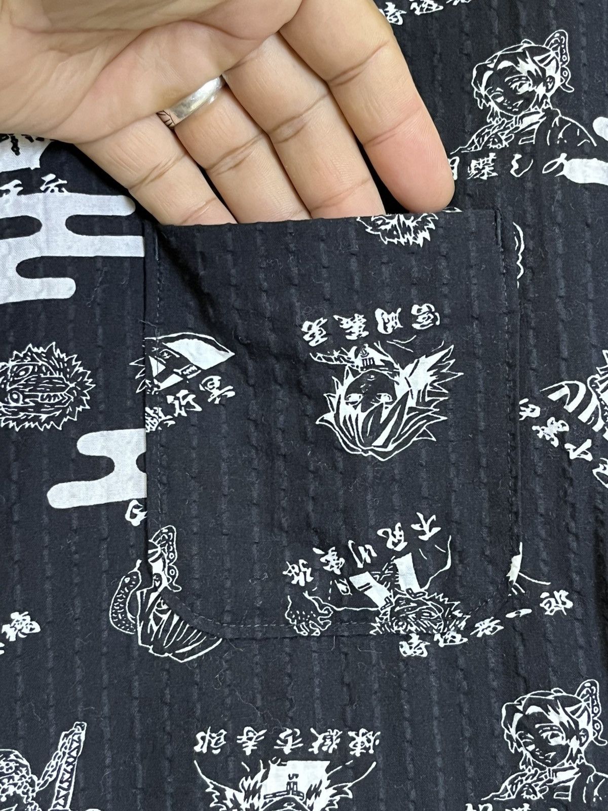 Anime JAPAN ANIME DEMON SLAYER KIMETSU NO YAIBA BUTTON UPS SHIRT Size US M / EU 48-50 / 2 - 6 Thumbnail