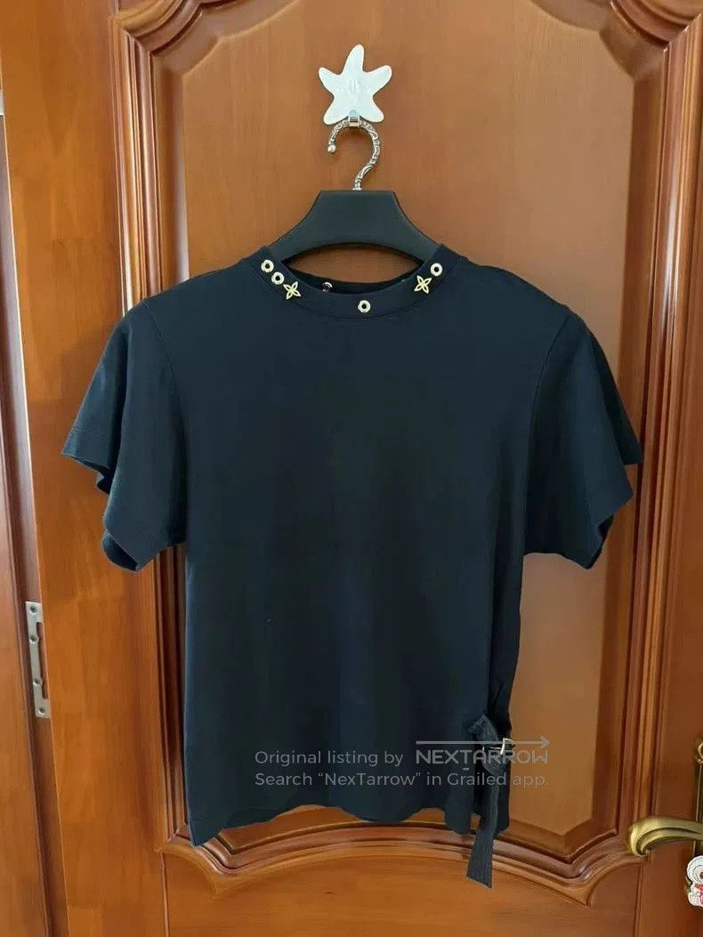 Louis Vuitton Louis Vuitton Metal Logo Short Sleeve Tee. Size US S / EU 44-46 / 1 - 1 Thumbnail